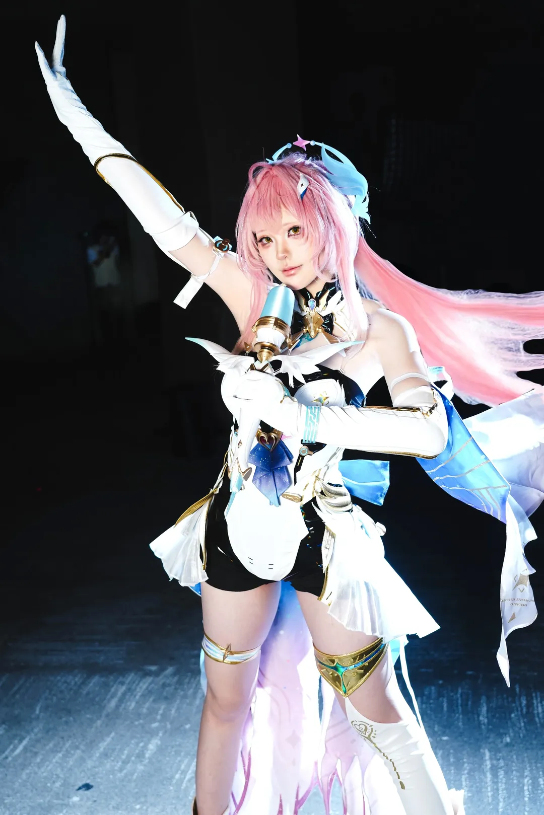 鳴潮, エイメス コスプレ, イベント写真, ホタルACGエキスポ, 影のスポットライト撮影 - 4枚目