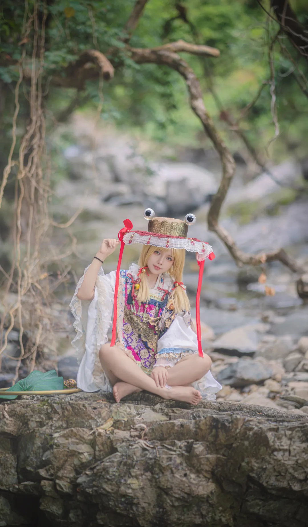 東方Project, 屋外コスプレ, コスプレ撮影, 洩矢諏訪子コスプレ, 渓流での撮影 - 2枚目
