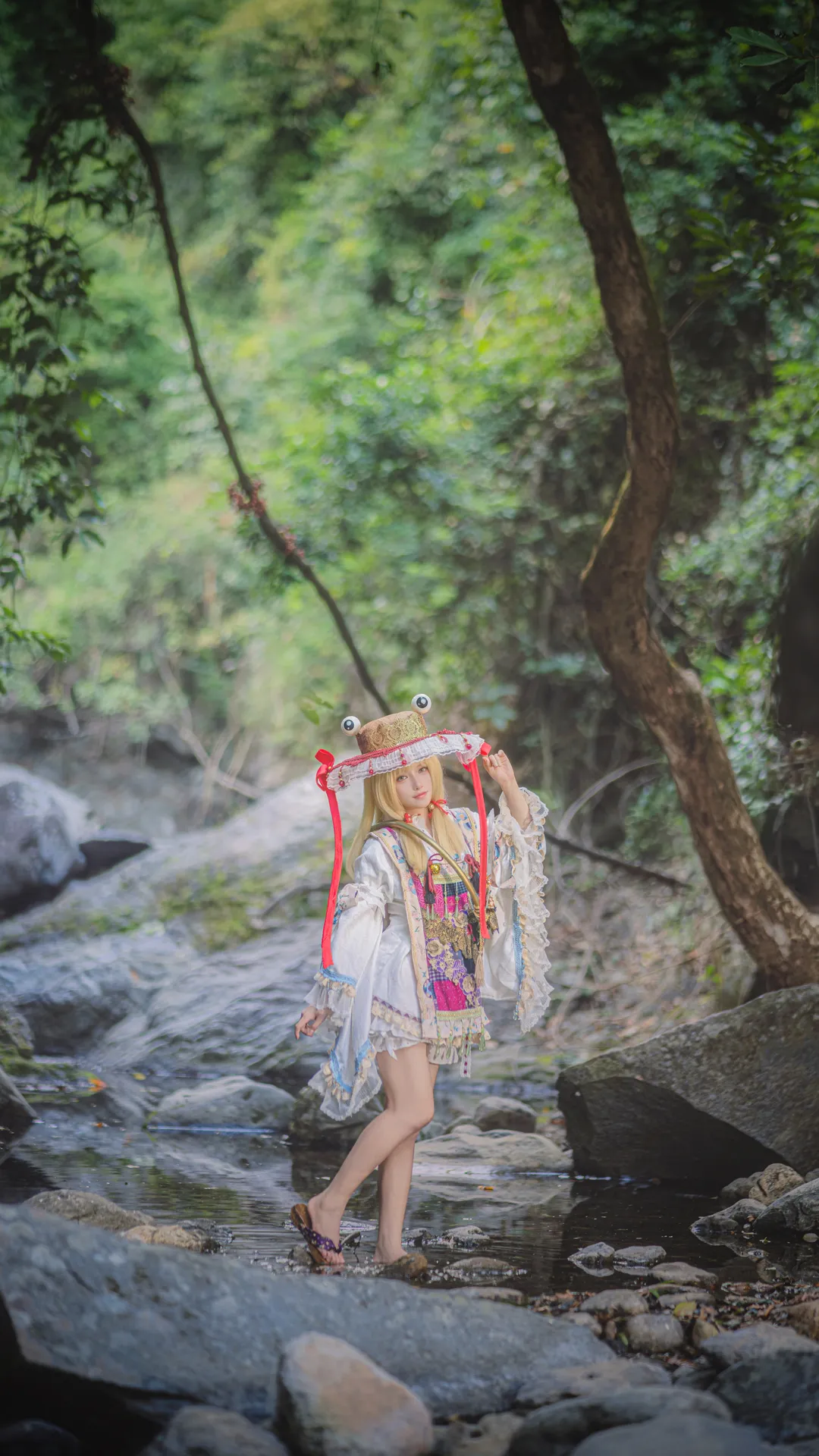 二次元撮影, 東方Project, 屋外コスプレ, 渓流の野外ロケ, ケロちゃんコスプレ - 1枚目