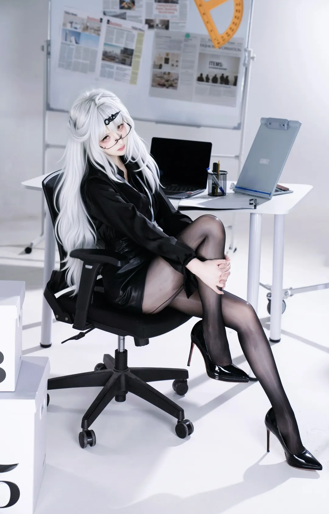 绝区零, 仪玄cos, 私设cosplay, 黑丝高跟鞋, 职场穿搭