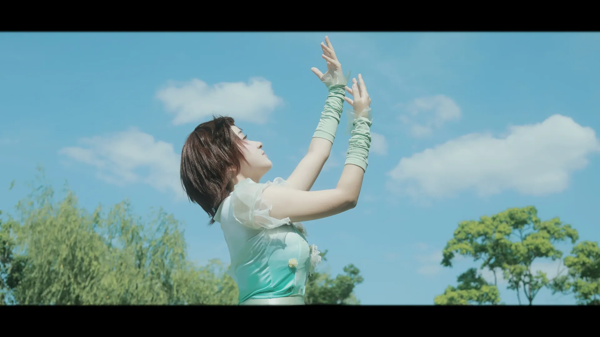 Photography post-processing, Traditional Chinese style cosplay, Waterside photography, Yuitsuka Inori cosplay, Kung Fu Narcissus