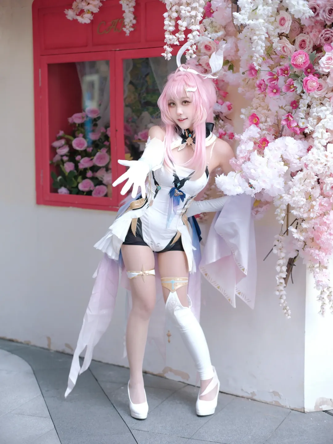 鳴潮, 2次元少女, エイメス コスプレ, コスプレ撮影, 屋外フラワーウォール撮影 - 10枚目