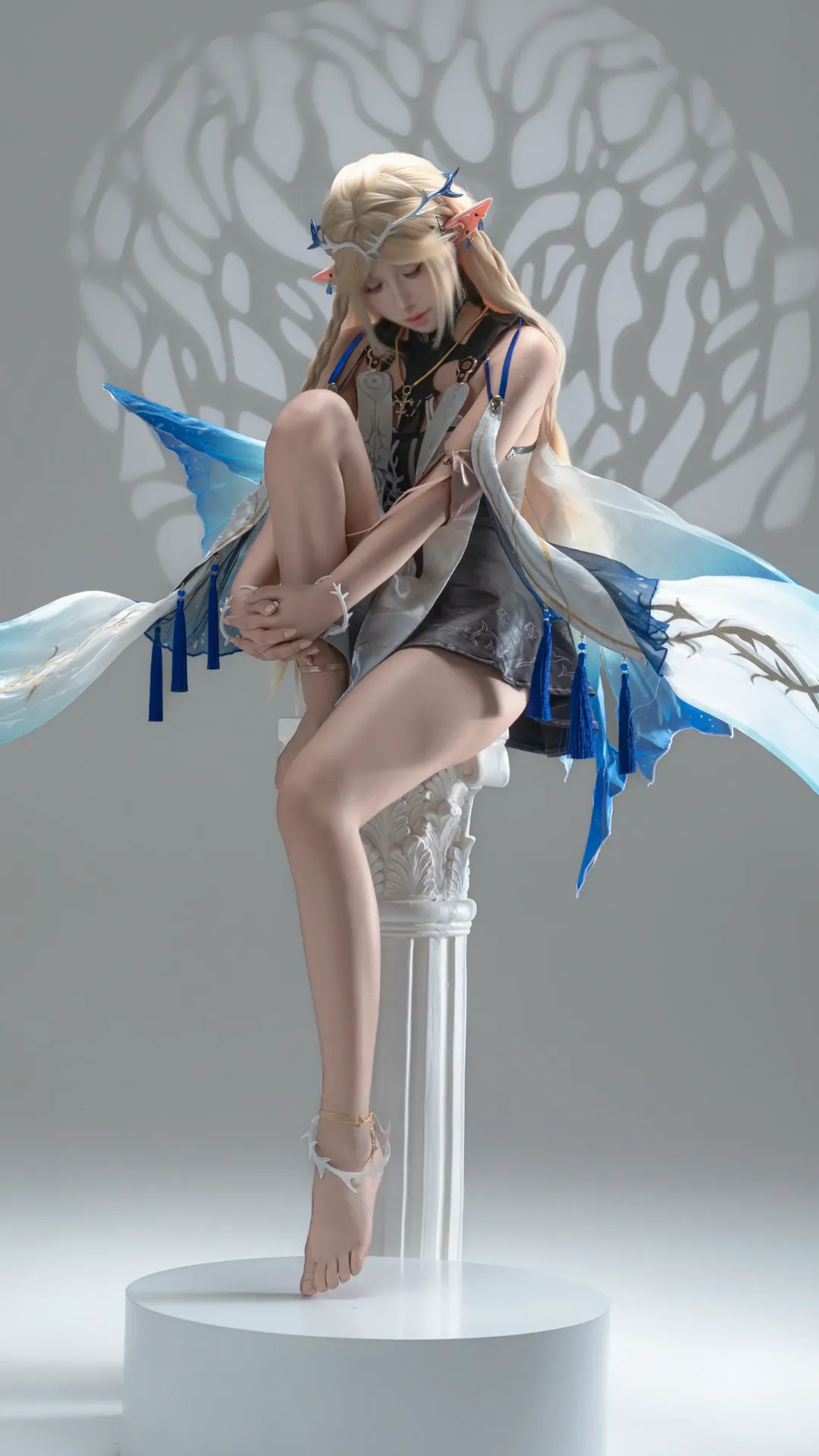 鸣潮, 卡提希娅cos, cosplay拍摄, 白棚摄影, 精灵耳造型 - 第1张