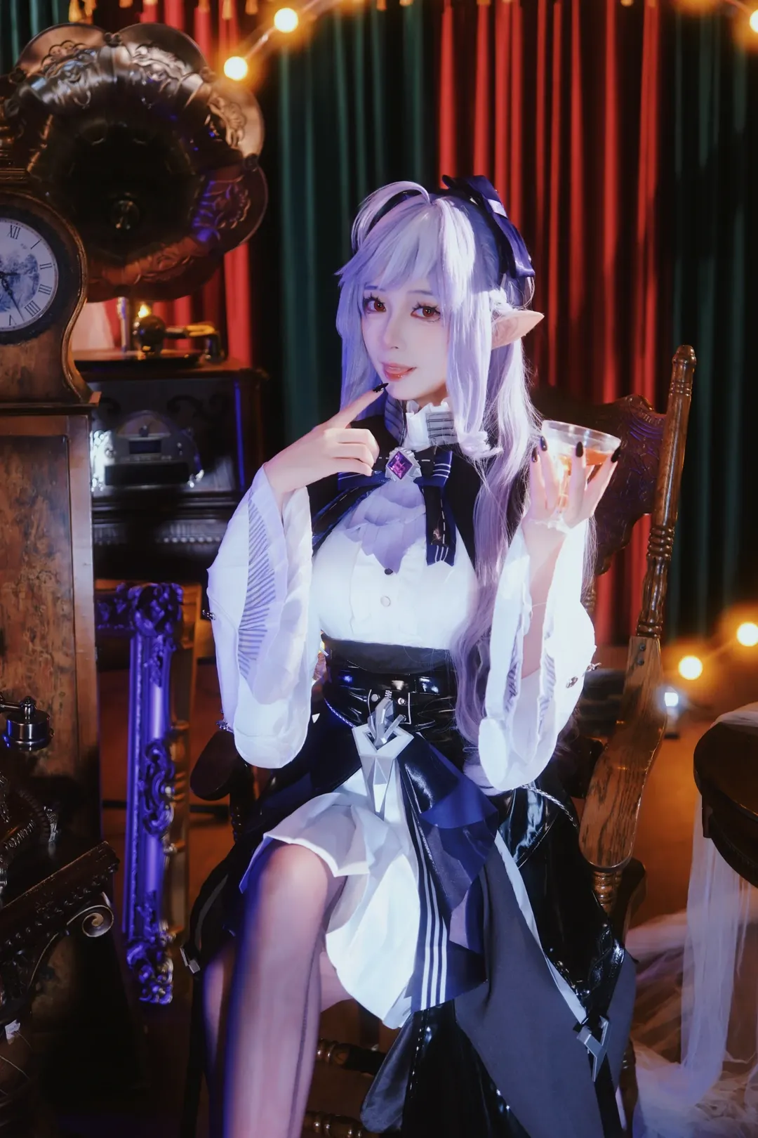 绝区零, 薇薇安cos, 米哈游, 复古氛围感, cosplay穿搭 - 第1张