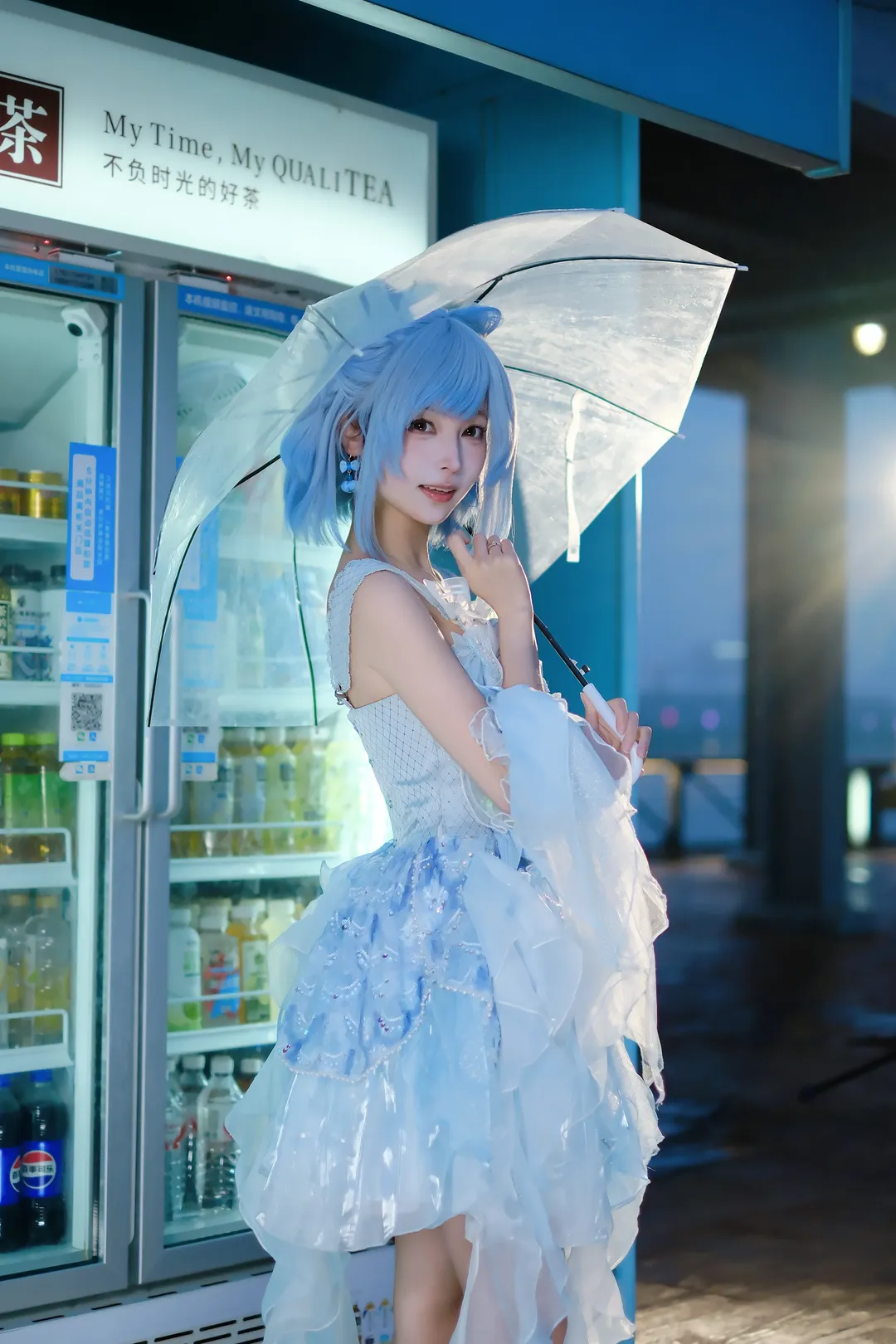 二次元少女, cosplay摄影, 蓝白轻纱, 雨夜夜景, 透明雨伞道具 - 第1张