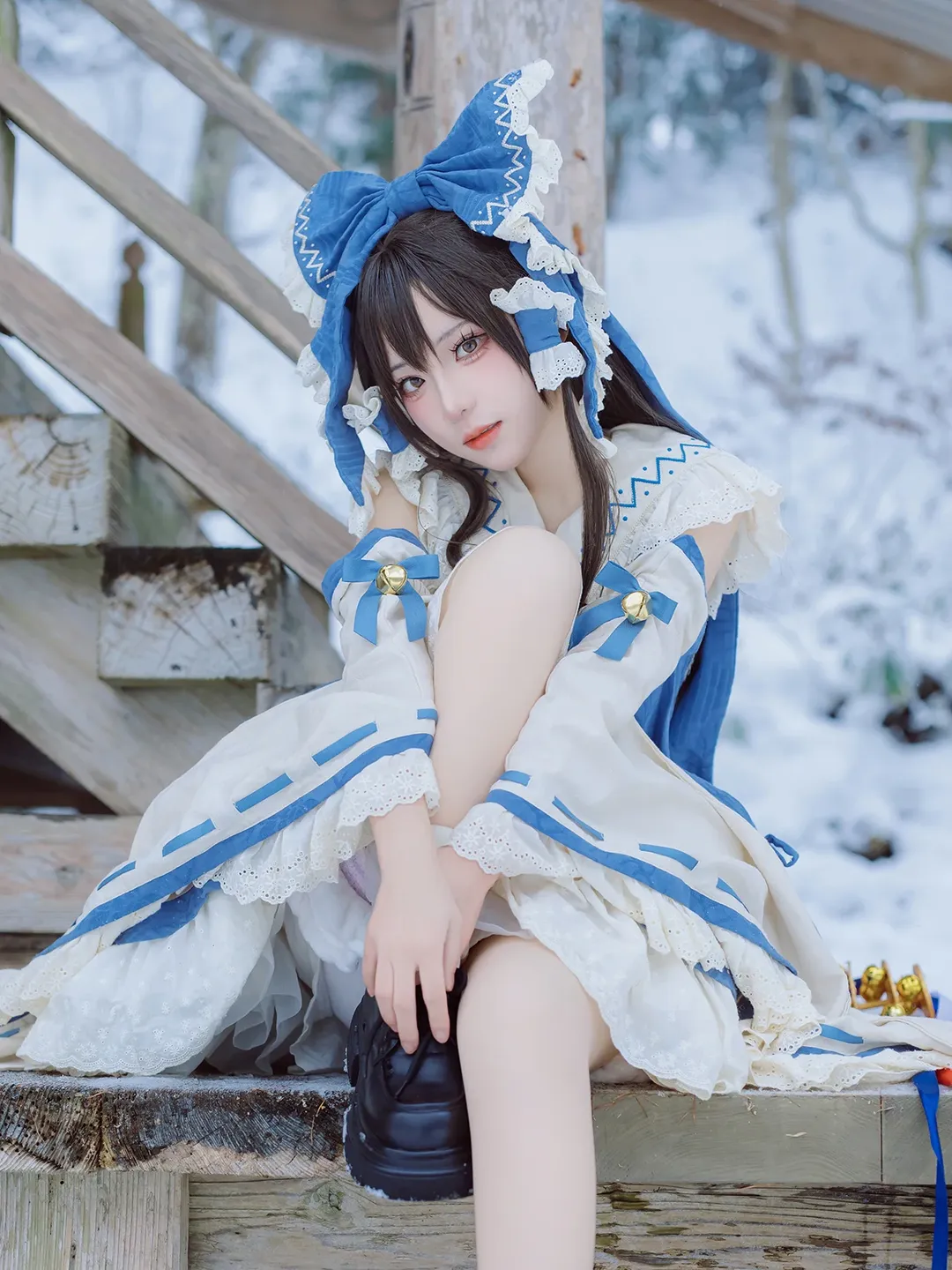 神社摄影, 蓝白洋装, 雪景cos, 冬季人像, 铃铛道具 - 第10张
