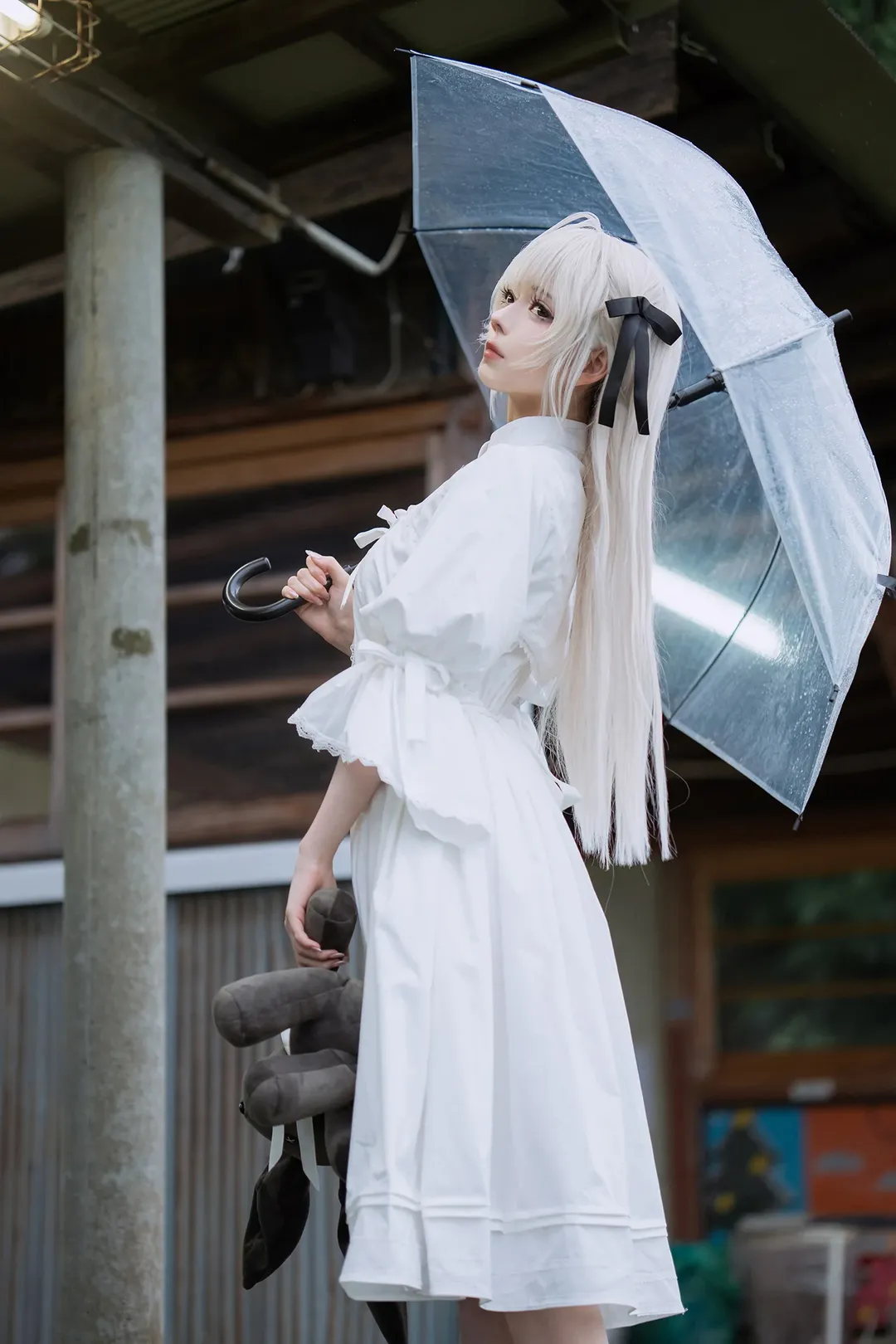 白いワンピース コスプレ, ヨスガノソラ, 日系な雰囲気, 雨の日の撮影, 田舎の駅 - 17枚目