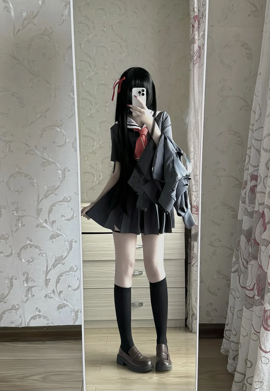 鳴潮, JK制服, 千咲 コスプレ, 鏡越しの自撮り, 日常コーデ