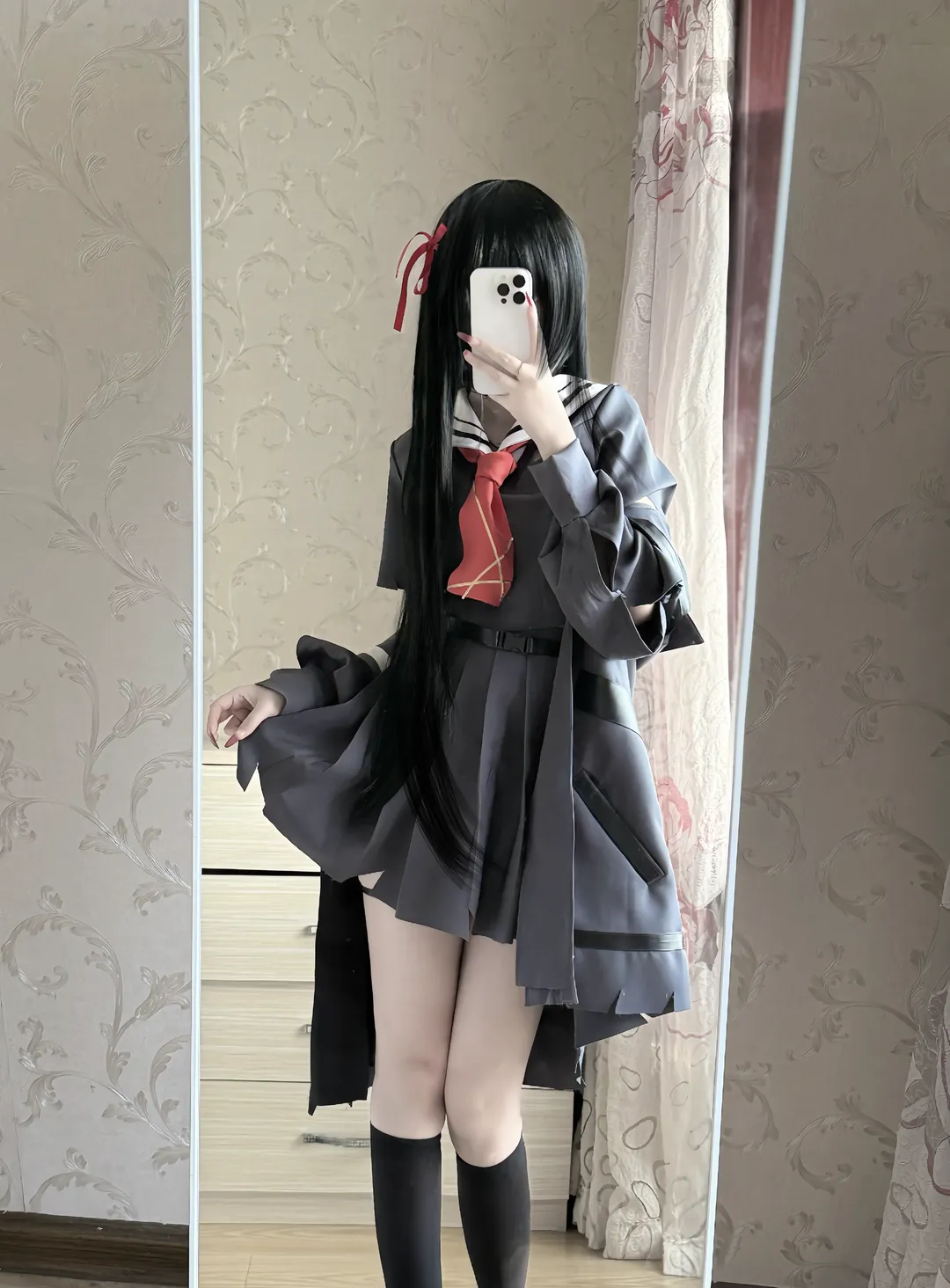 Wuthering Waves, JK uniform, Chisa cosplay, Mirror selfie, Daily outfit - Image 2