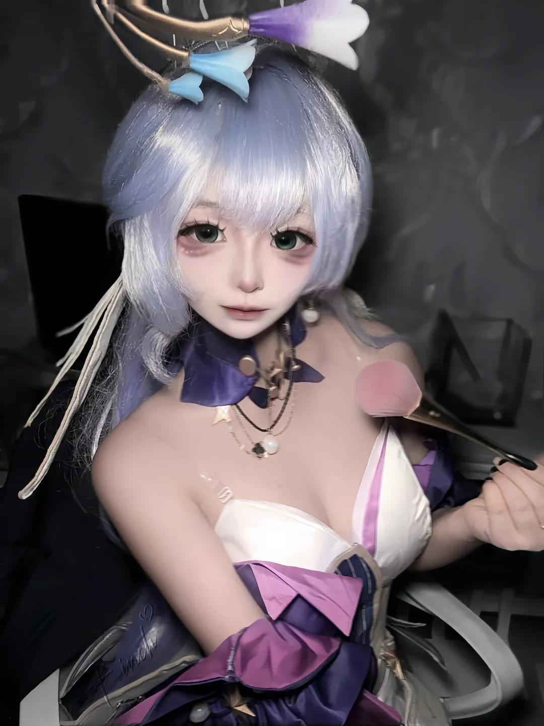 Honkai: Star Rail, Robin cosplay, Costume accuracy, Cosplay photography, Anime-style makeup