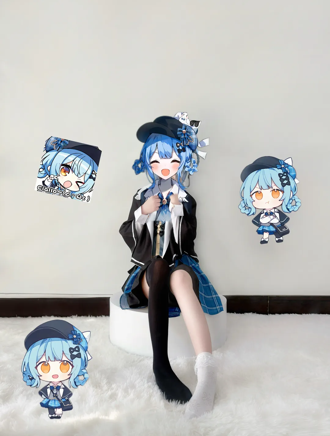 蓝发角色, 橘雪梨cos, 魔法少女的魔女裁判, cosplay服装穿搭, 侦探风cos