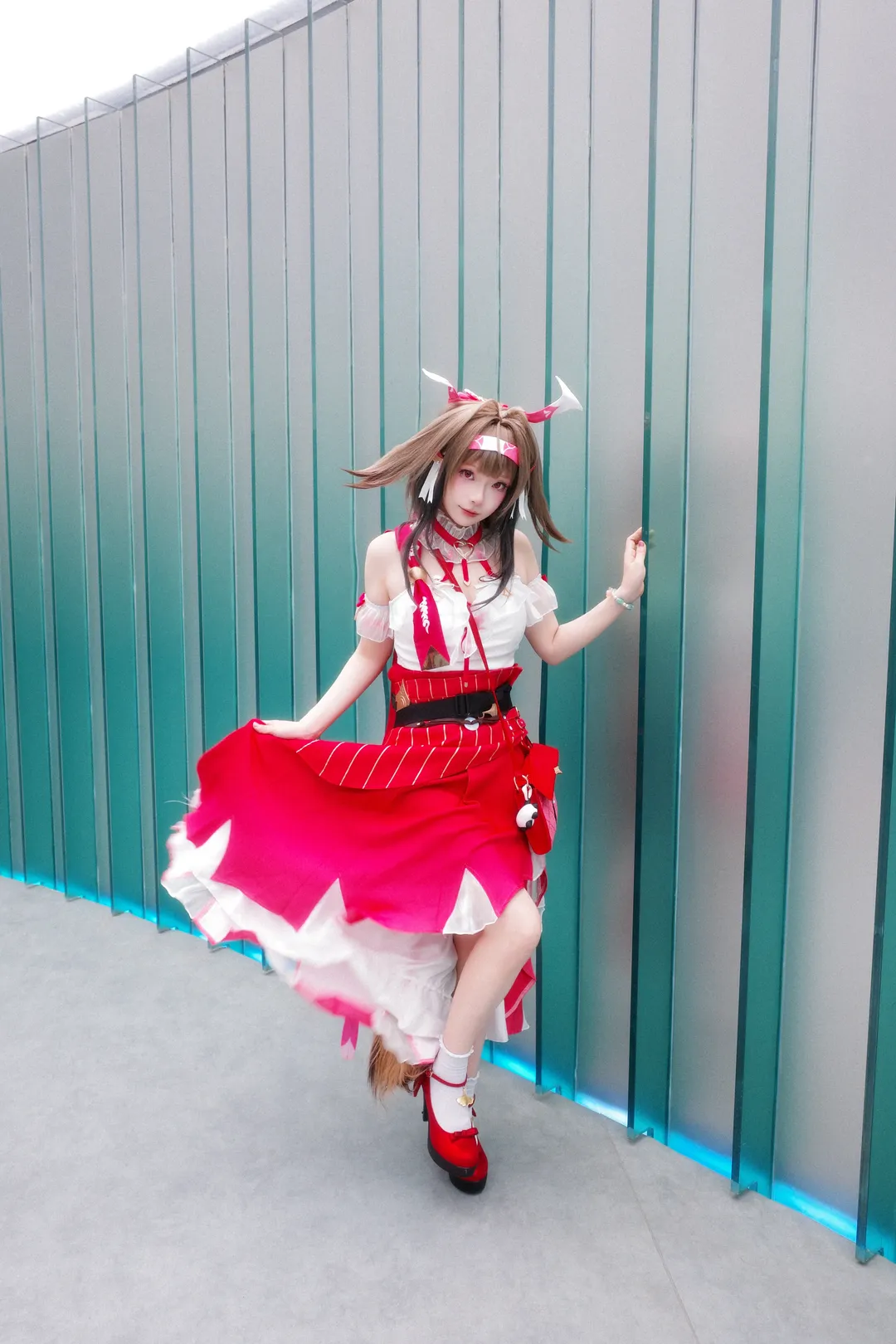 叶瞬光cos, 绝区零, cosplay, 世博文化公园温室花园, 拍照姿势不重样 - 第1张