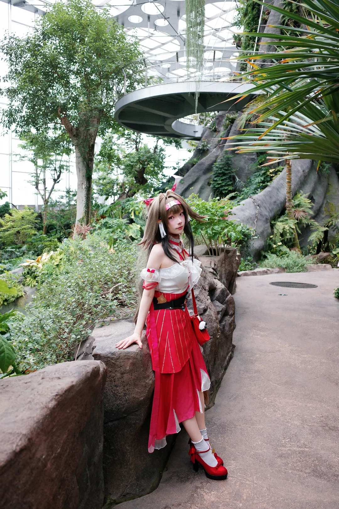 叶瞬光cos, 绝区零, cosplay, 世博文化公园温室花园, 拍照姿势不重样 - 第6张