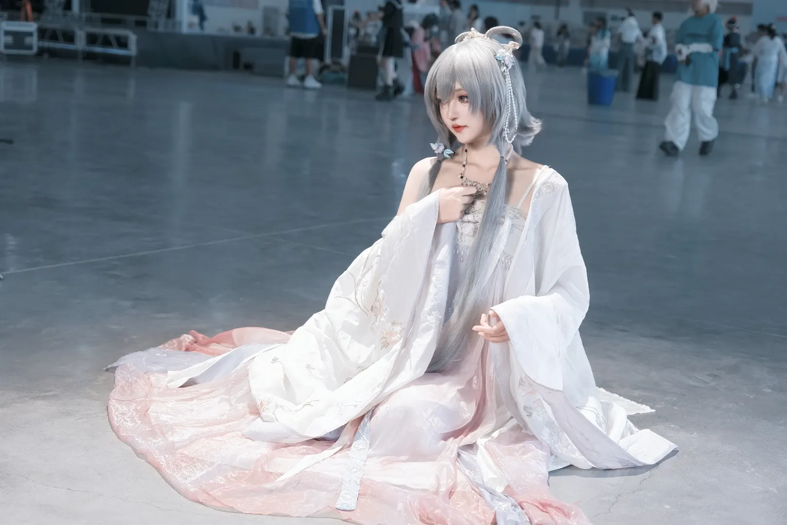 漫展返图, 洛天依cos, 国风摄影, cosplay场照, 霜雪千年 - 第1张