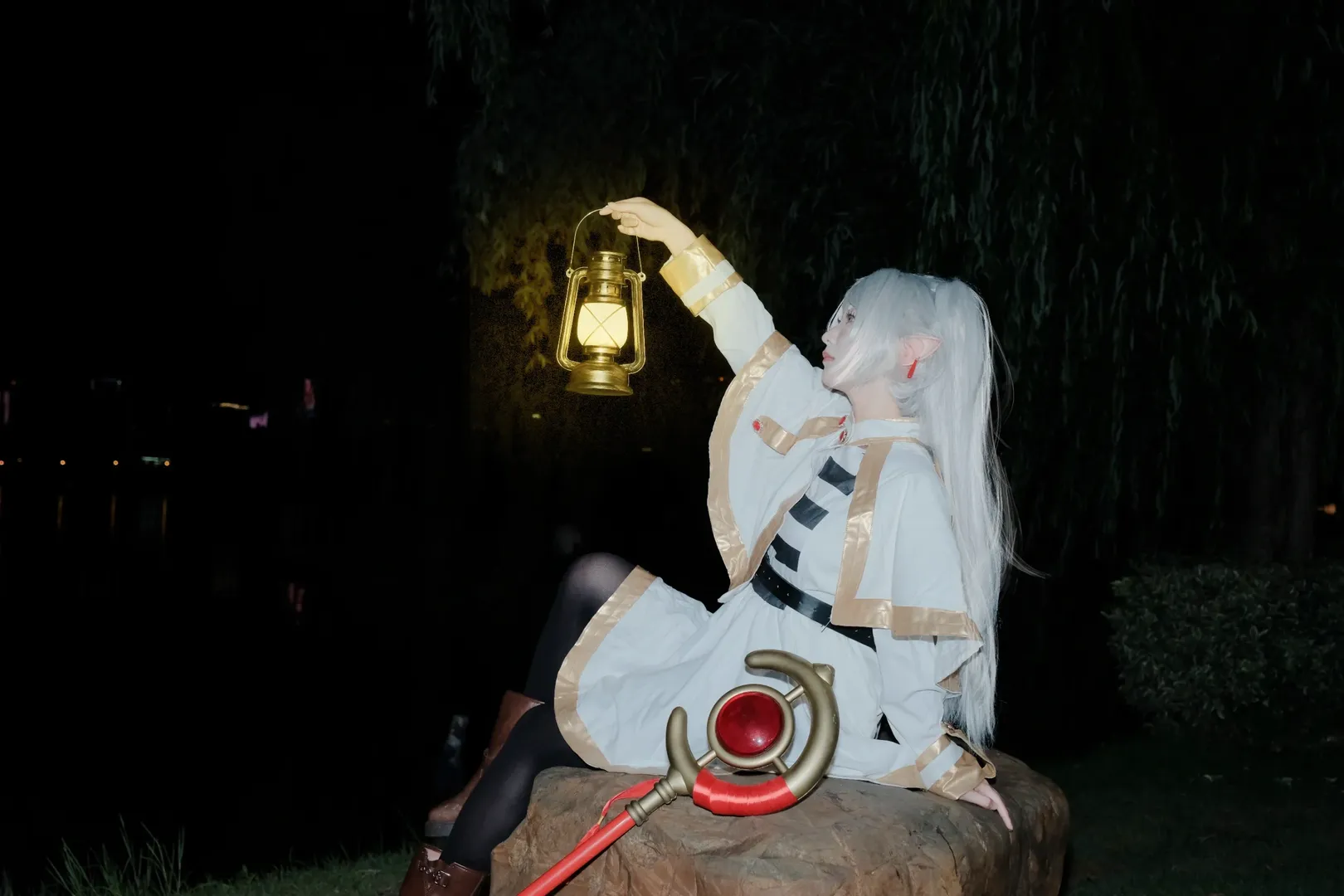 葬送的芙莉莲, 芙莉莲cos, cosplay摄影, 精灵Coser, 户外漫展场照 - 第8张