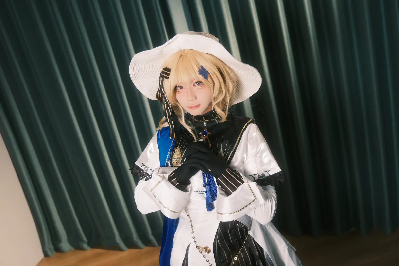 フィービー コスプレ, 鳴潮, コスプレ, 室内撮影, 白ニーソコーデ - 2枚目