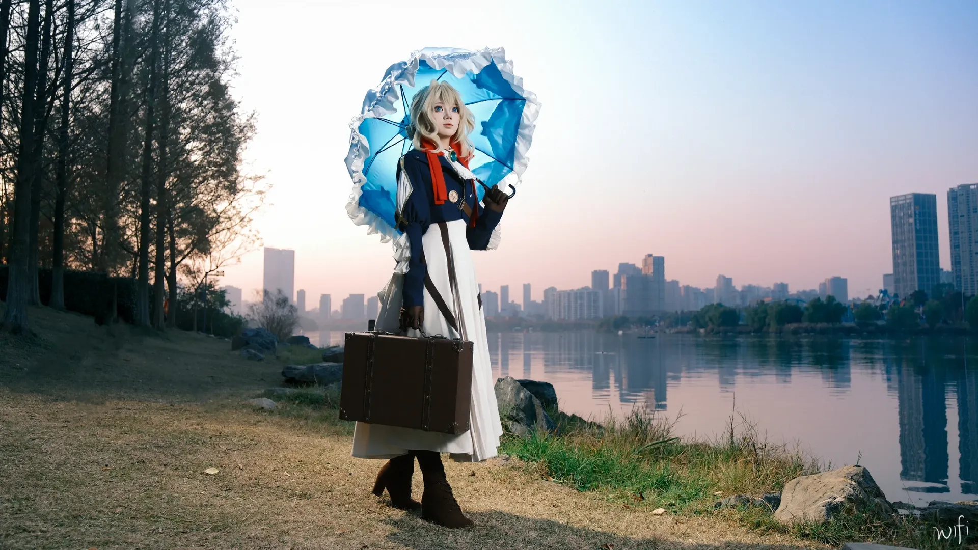 二次元摄影, cosplay正片, 水边外景, 薇尔莉特cos, 紫罗兰永恒花园 - 第4张
