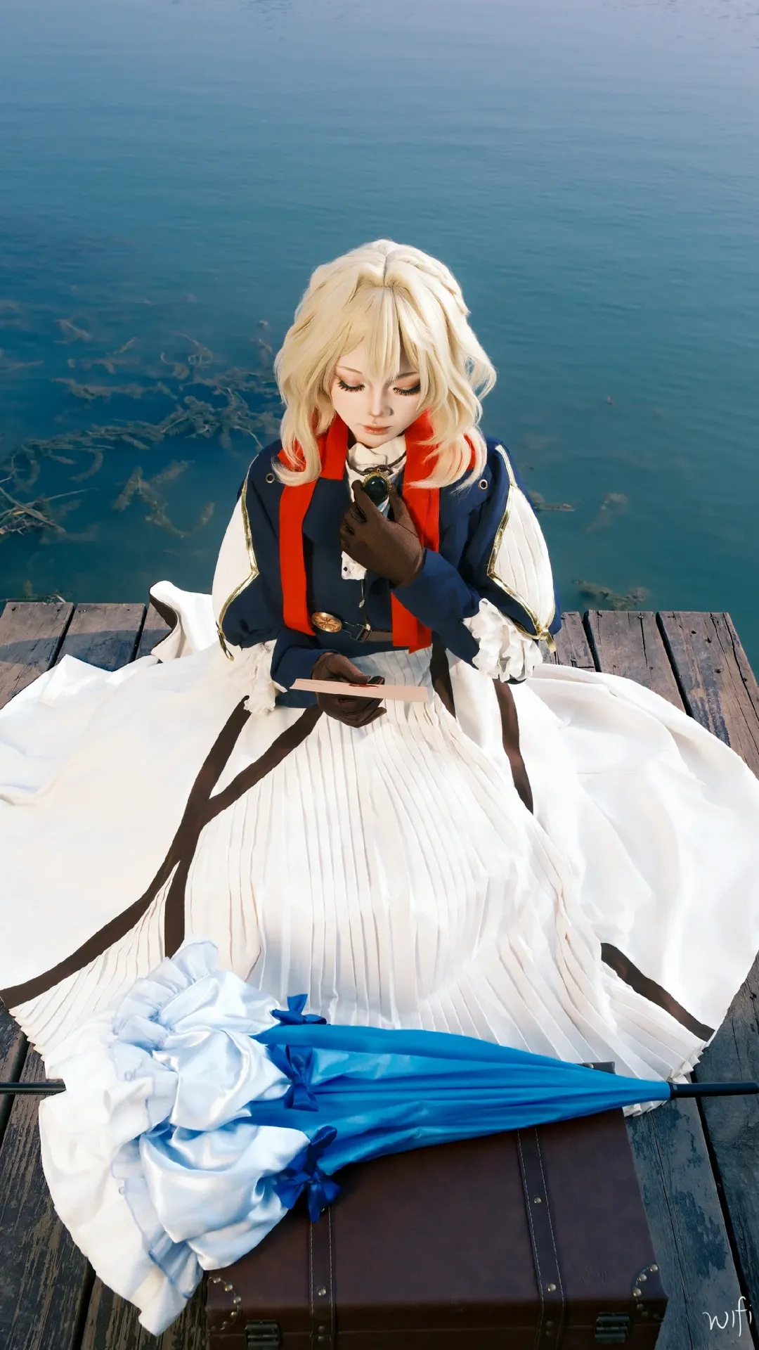 二次元摄影, cosplay正片, 水边外景, 薇尔莉特cos, 紫罗兰永恒花园 - 第6张