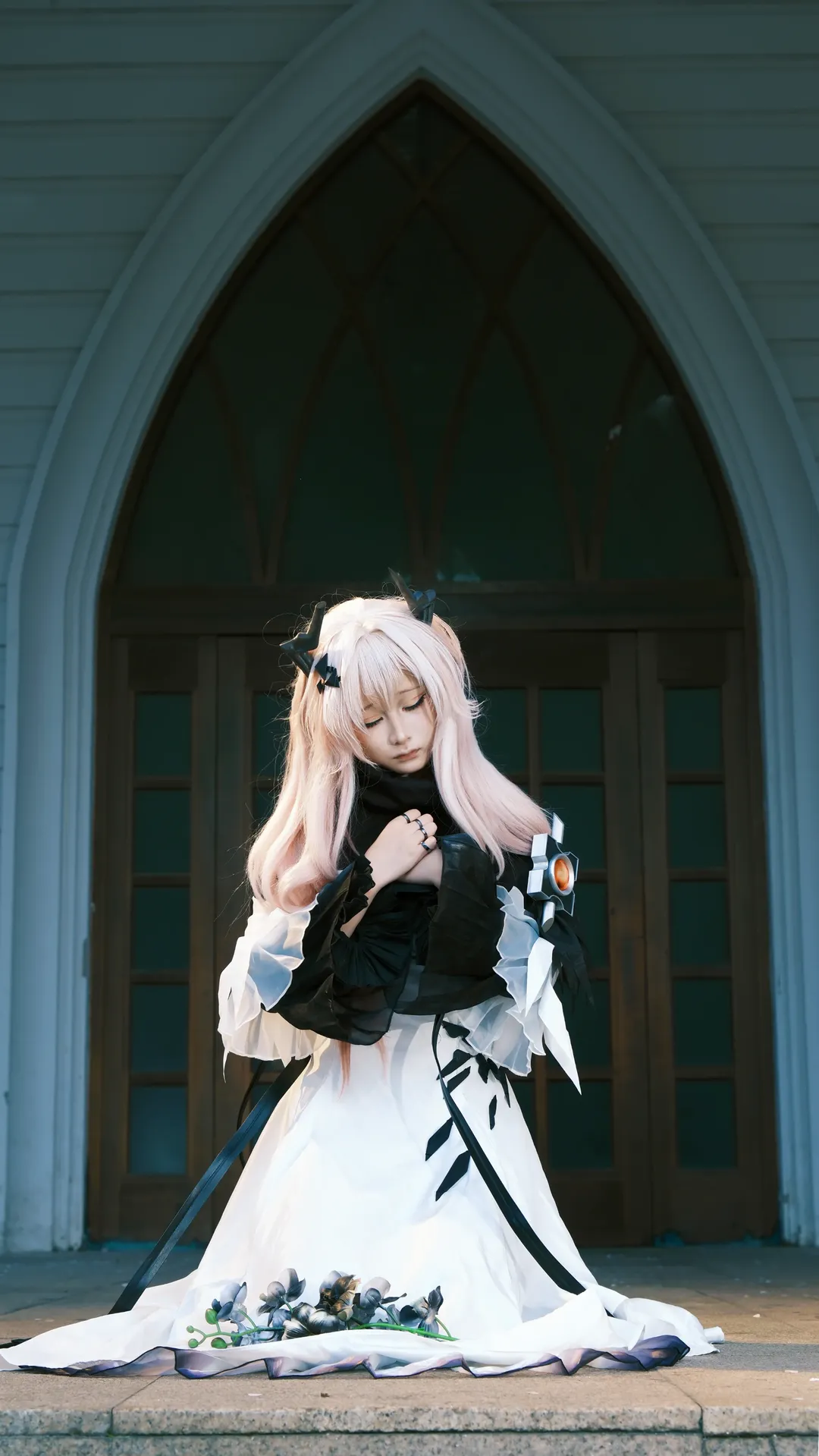アークナイツ, テレジアコスプレ, アニメコスプレ, コスプレロケ, 教会撮影 - 1枚目