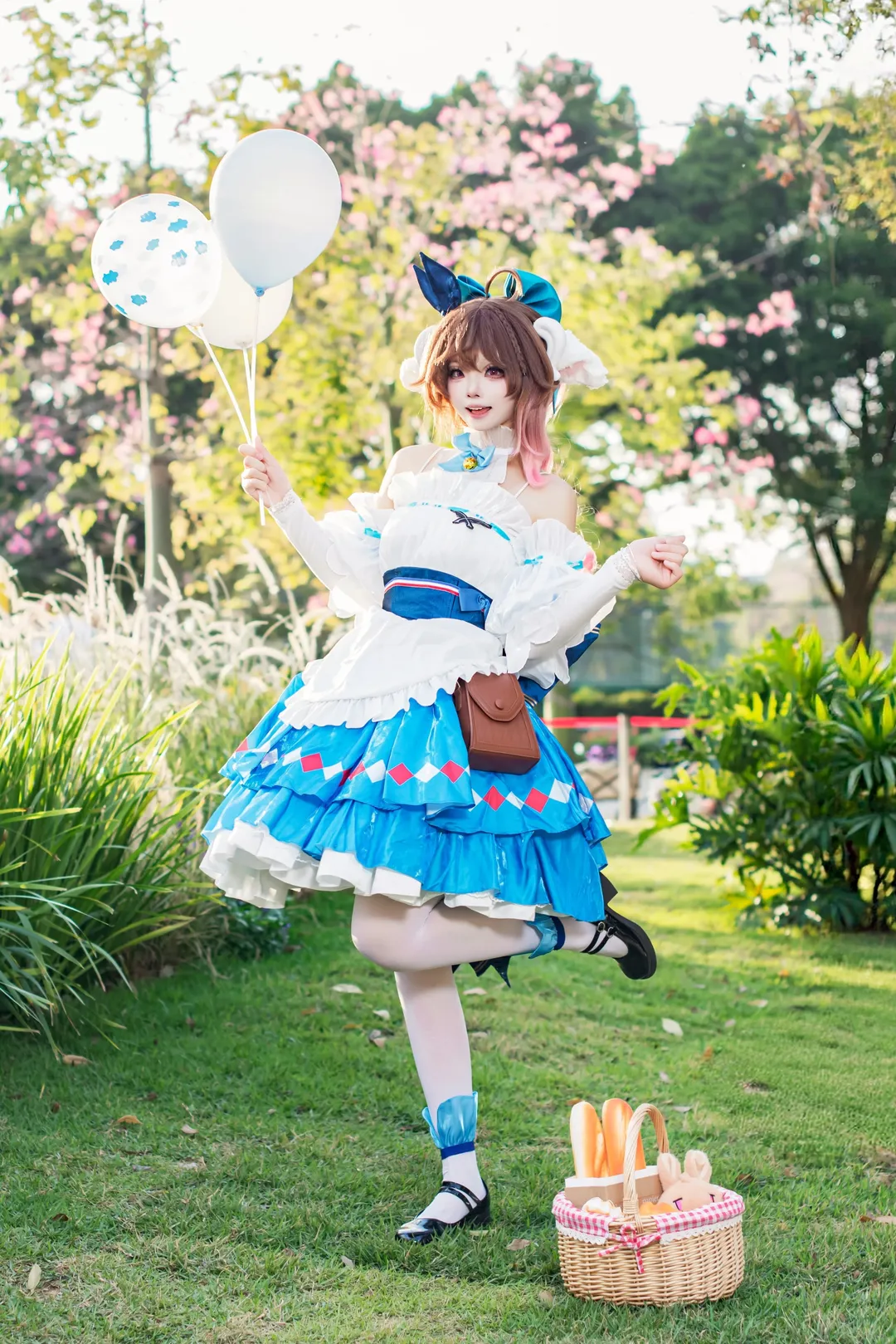 二次元cosplay, 明日方舟, 艾雅法拉cos, 草地外景, cos服裝分享 - 第4張