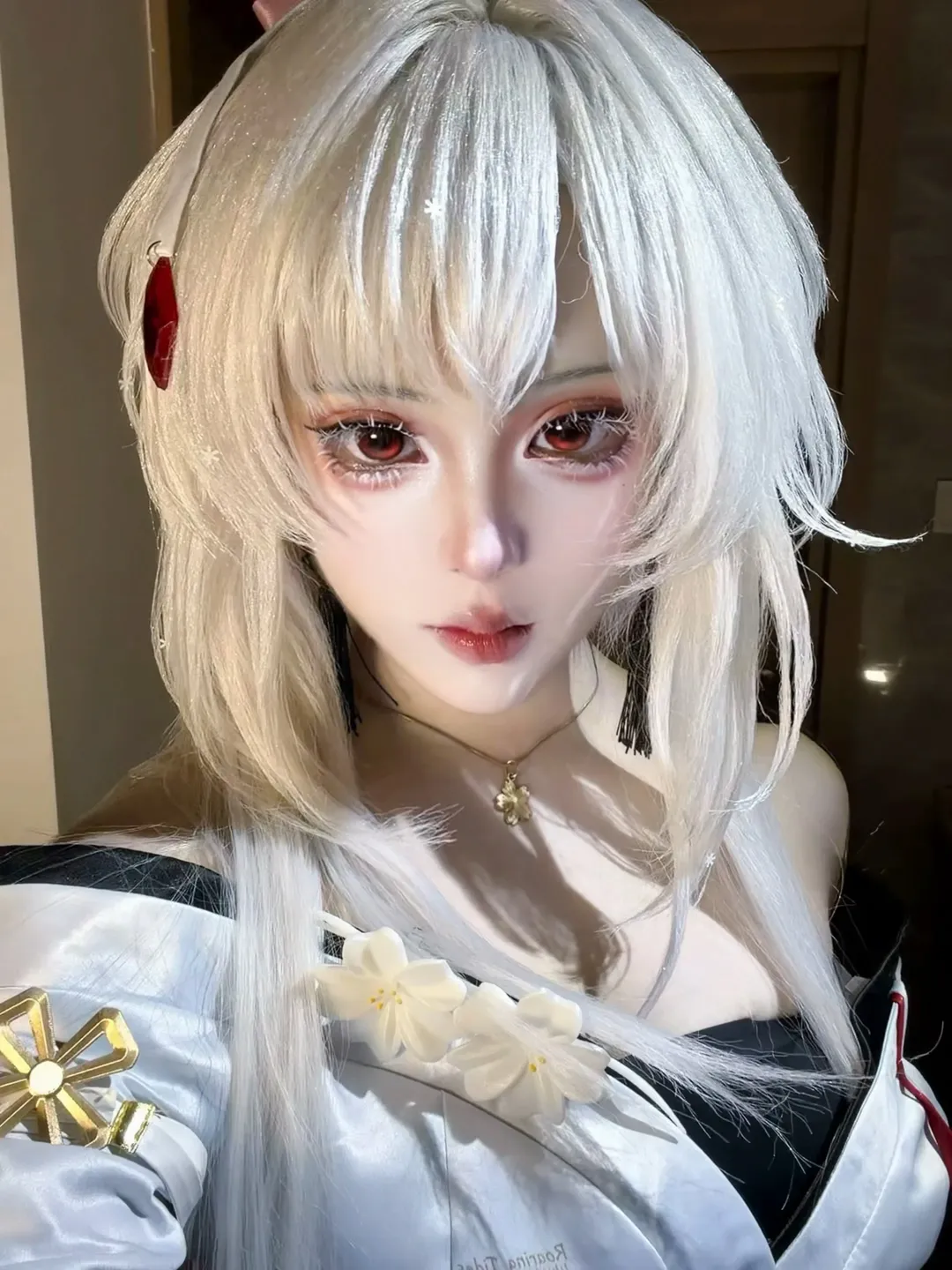 Wuthering Waves, Hiyuki cosplay, Wig styling, Anime-style eye makeup, Cosplay makeup tutorial
