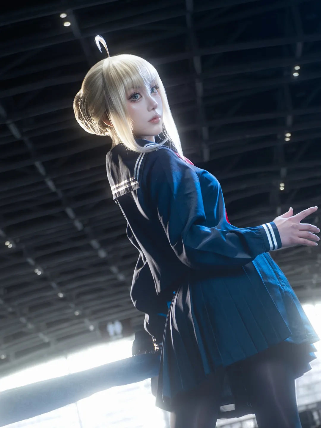 アルトリア コスプレ, フェイト, JK制服, ドリームランド・アニメコンベンション, 逆光の雰囲気