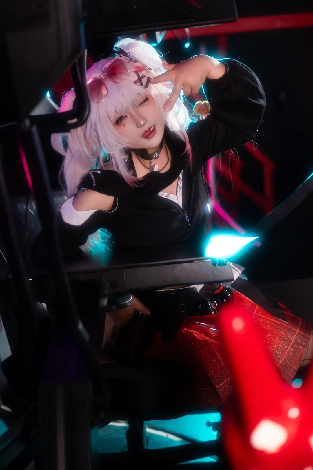 ロールプレイ, 崩壊：スターレイル, 花火 コスプレ, eスポーツ風写真, 赤青ライティング - 1枚目