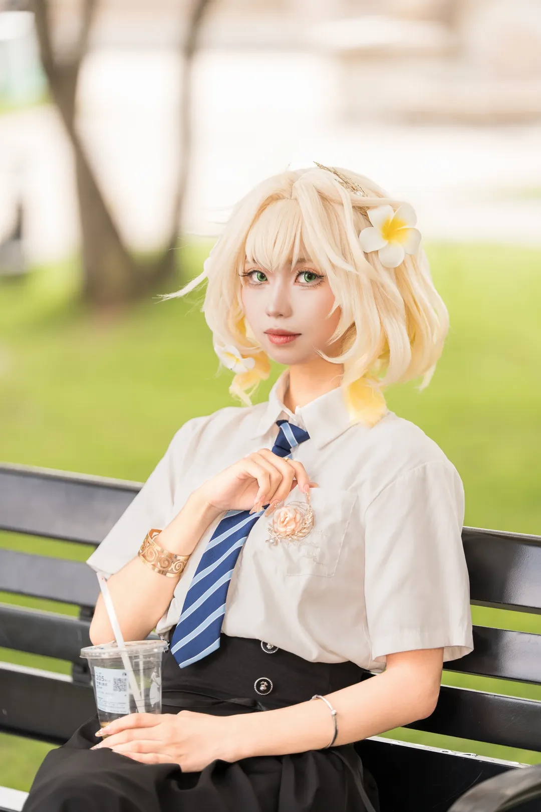 阿格莱雅cos, 崩坏星穹铁道, 二次元cos, 校服cosplay, 夏日外景cos - 第1张
