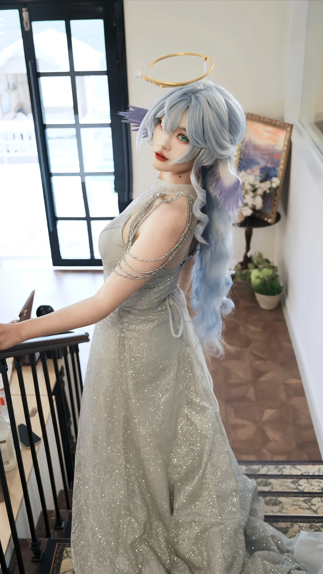 崩坏星穹铁道, 知更鸟cos, cosplay摄影, 羽毛光环, 银色礼服 - 第5张