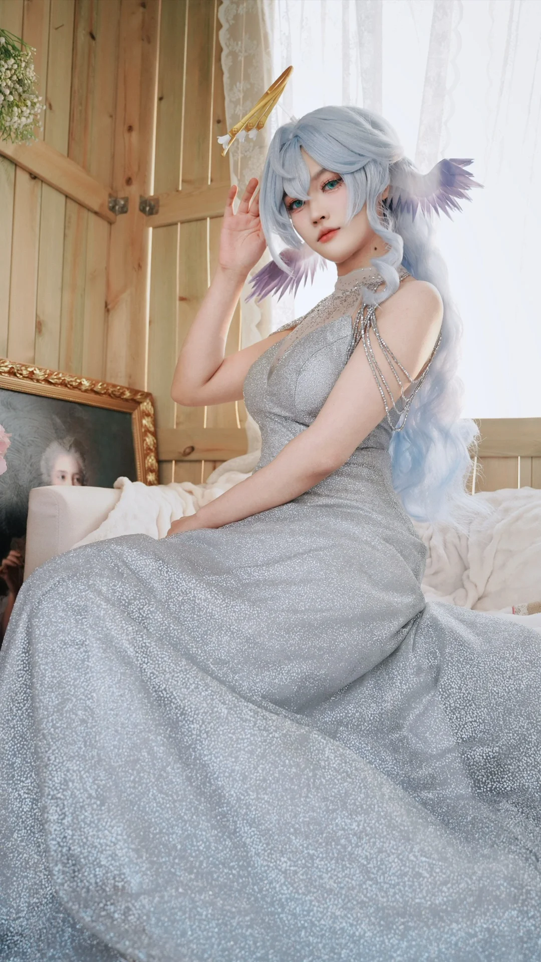 崩坏星穹铁道, 知更鸟cos, cosplay摄影, 羽毛光环, 银色礼服