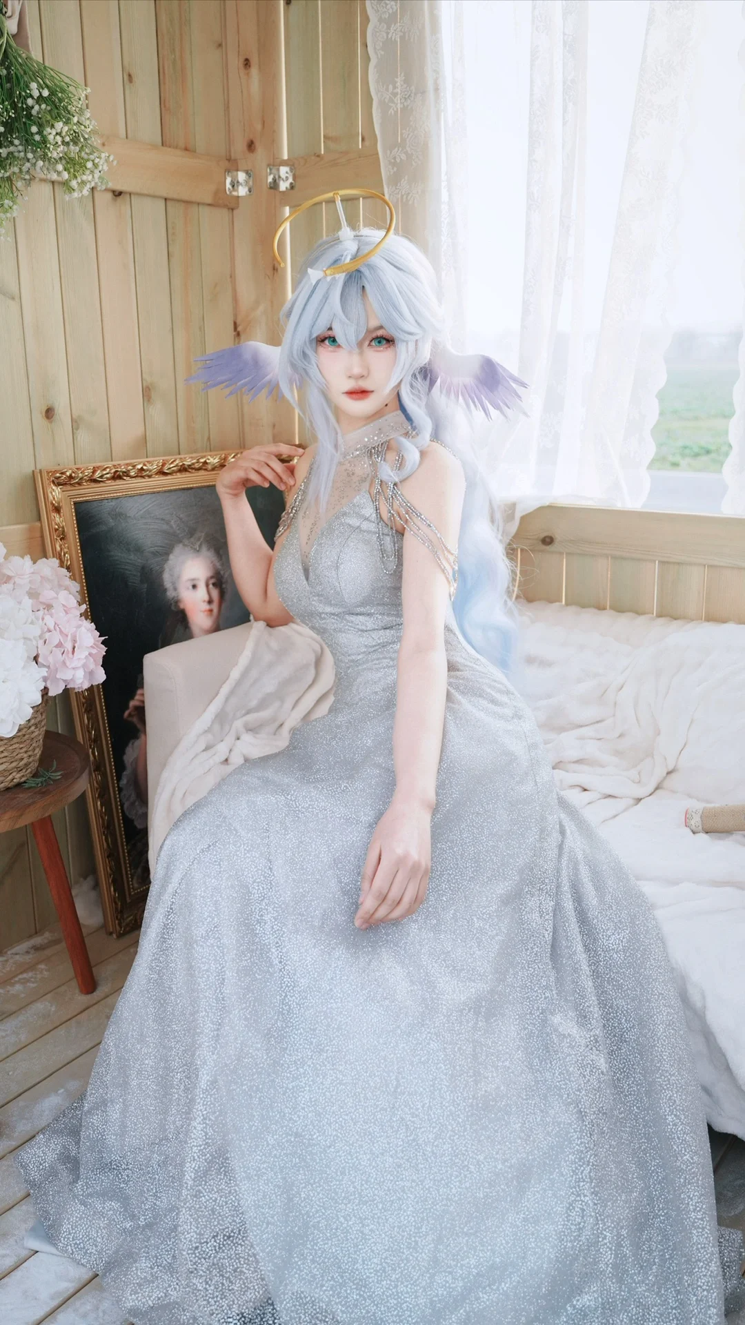 崩坏星穹铁道, 知更鸟cos, cosplay摄影, 羽毛光环, 银色礼服 - 第7张