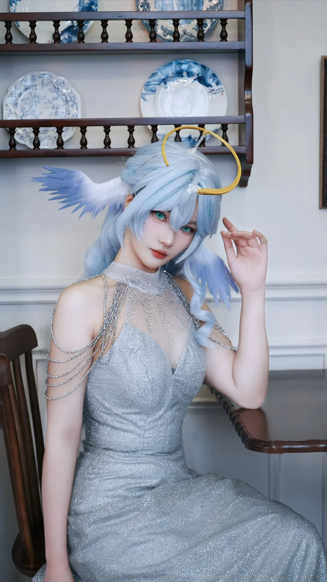 崩坏星穹铁道, 知更鸟cos, cosplay摄影, 羽毛光环, 银色礼服 - 第8张