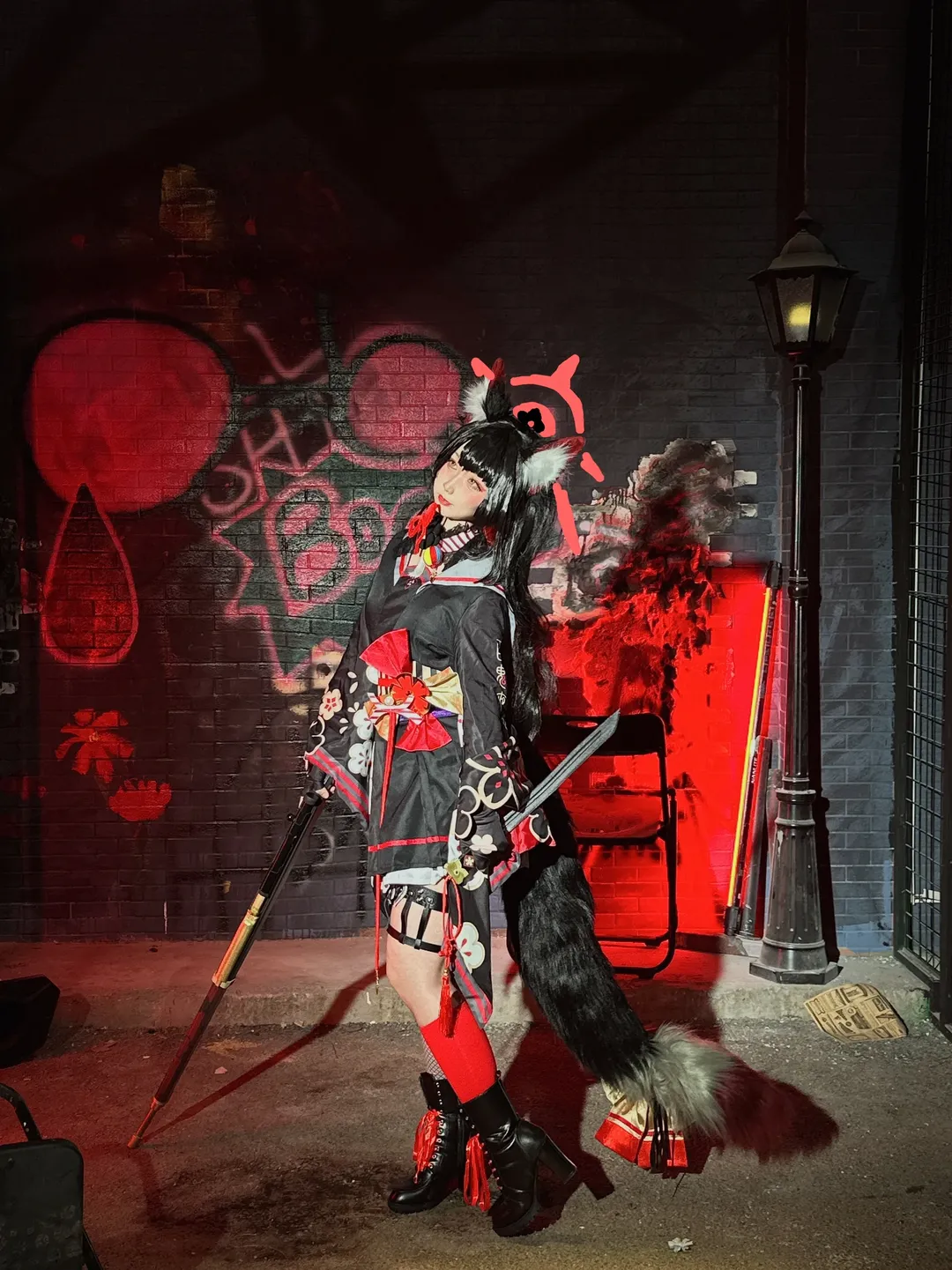 街头摄影, 碧蓝档案cos, 和风兽耳, 红黑穿搭, 暗黑少女