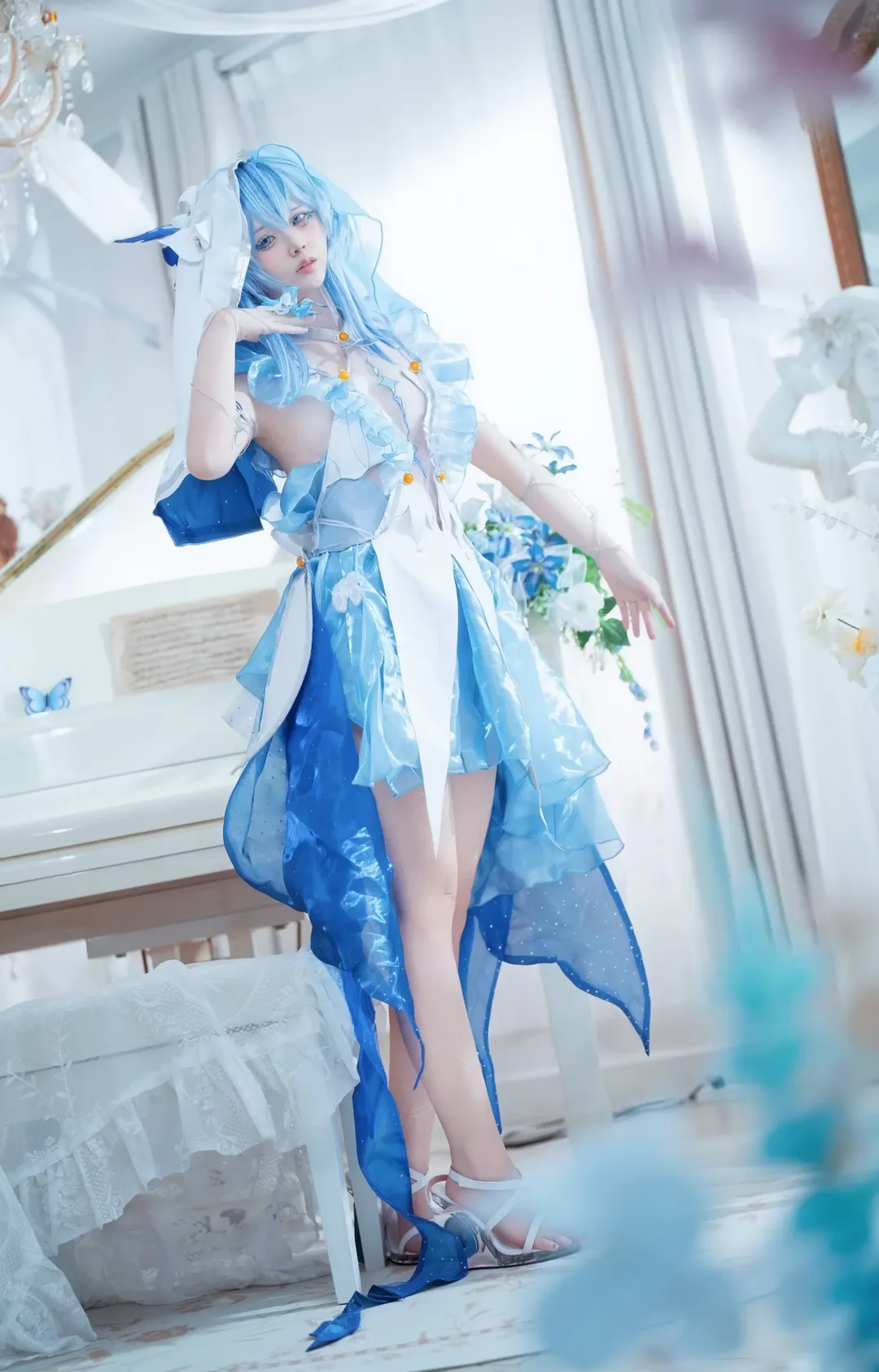 Aesthetic Portrait, Dreamy photography, Wuthering Waves cosplay, Piano scene, Blue and white tulle dress