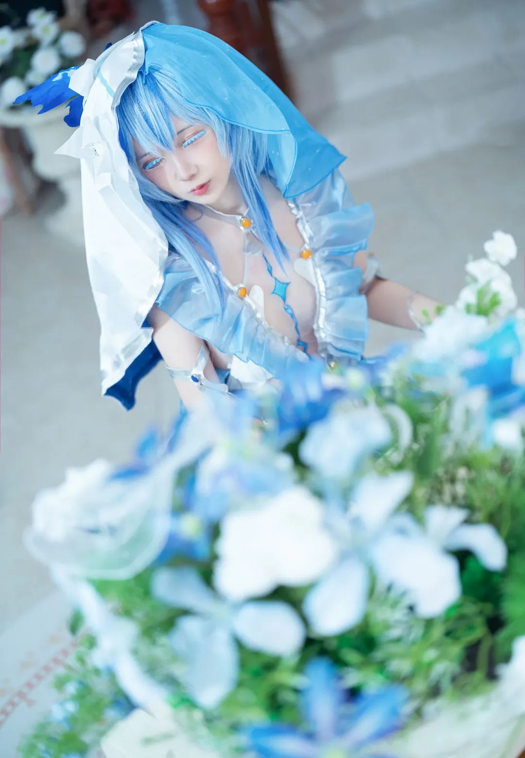 唯美写真, 梦幻摄影, 鸣潮cosplay, 钢琴场景, 蓝白纱裙 - 第2张