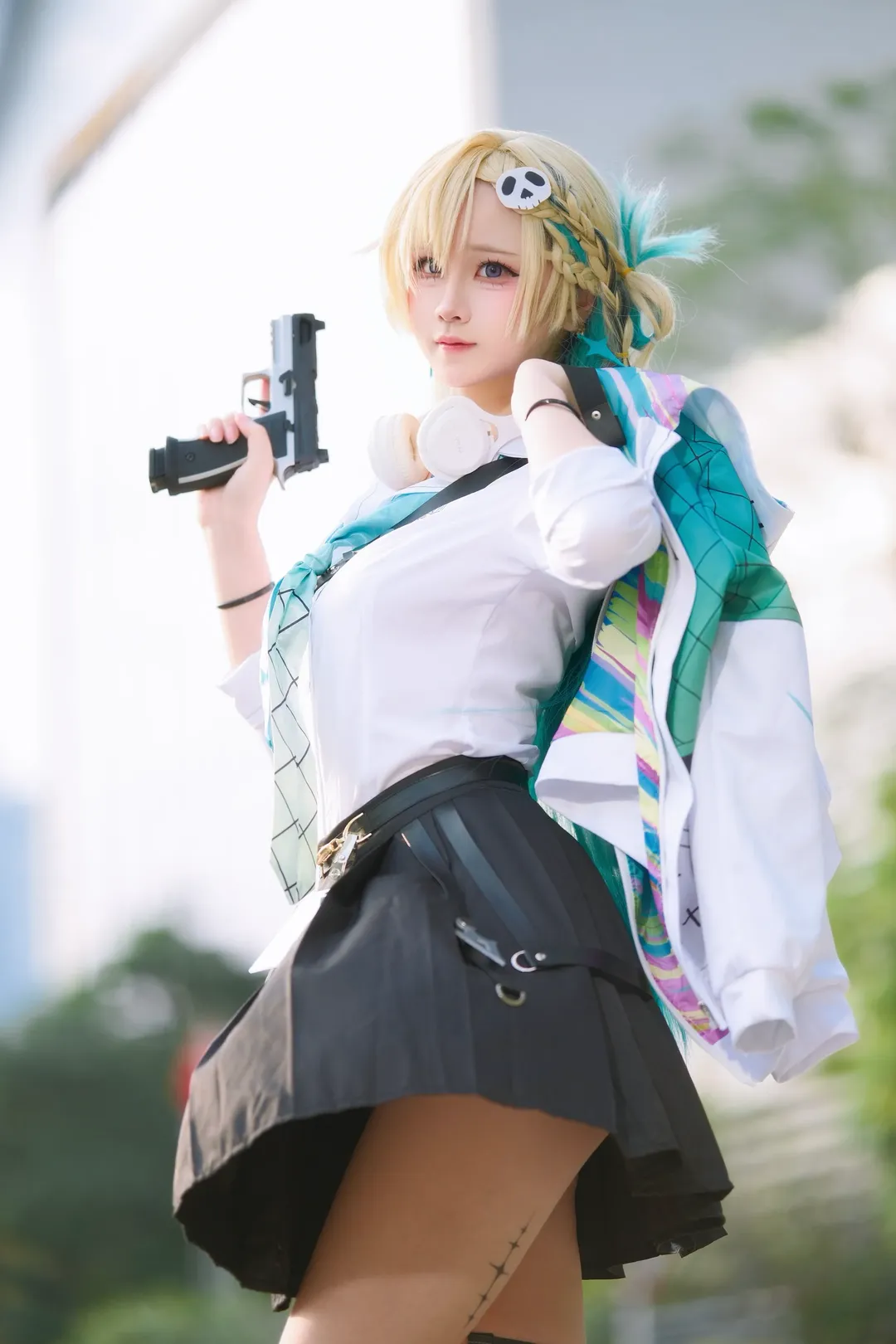 鸣潮, 琳奈cos, 户外cos, cosplay摄影, 黑丝穿搭 - 第1张