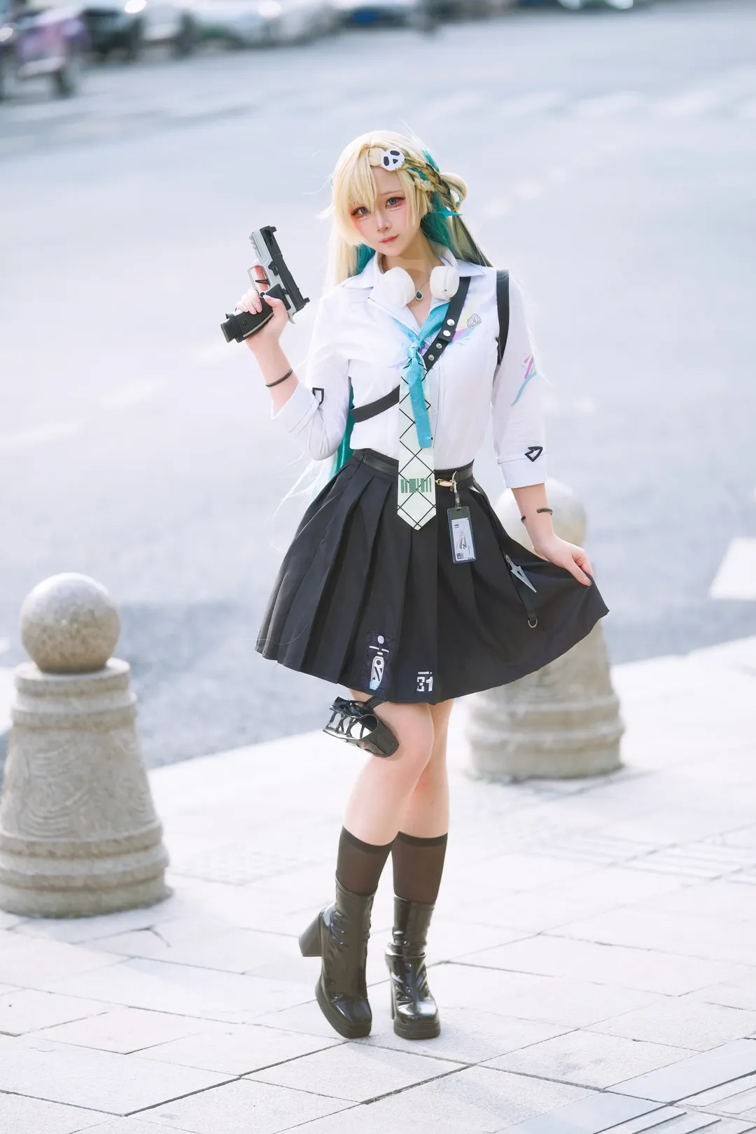 鸣潮, 琳奈cos, 户外cos, cosplay摄影, 黑丝穿搭 - 第3张