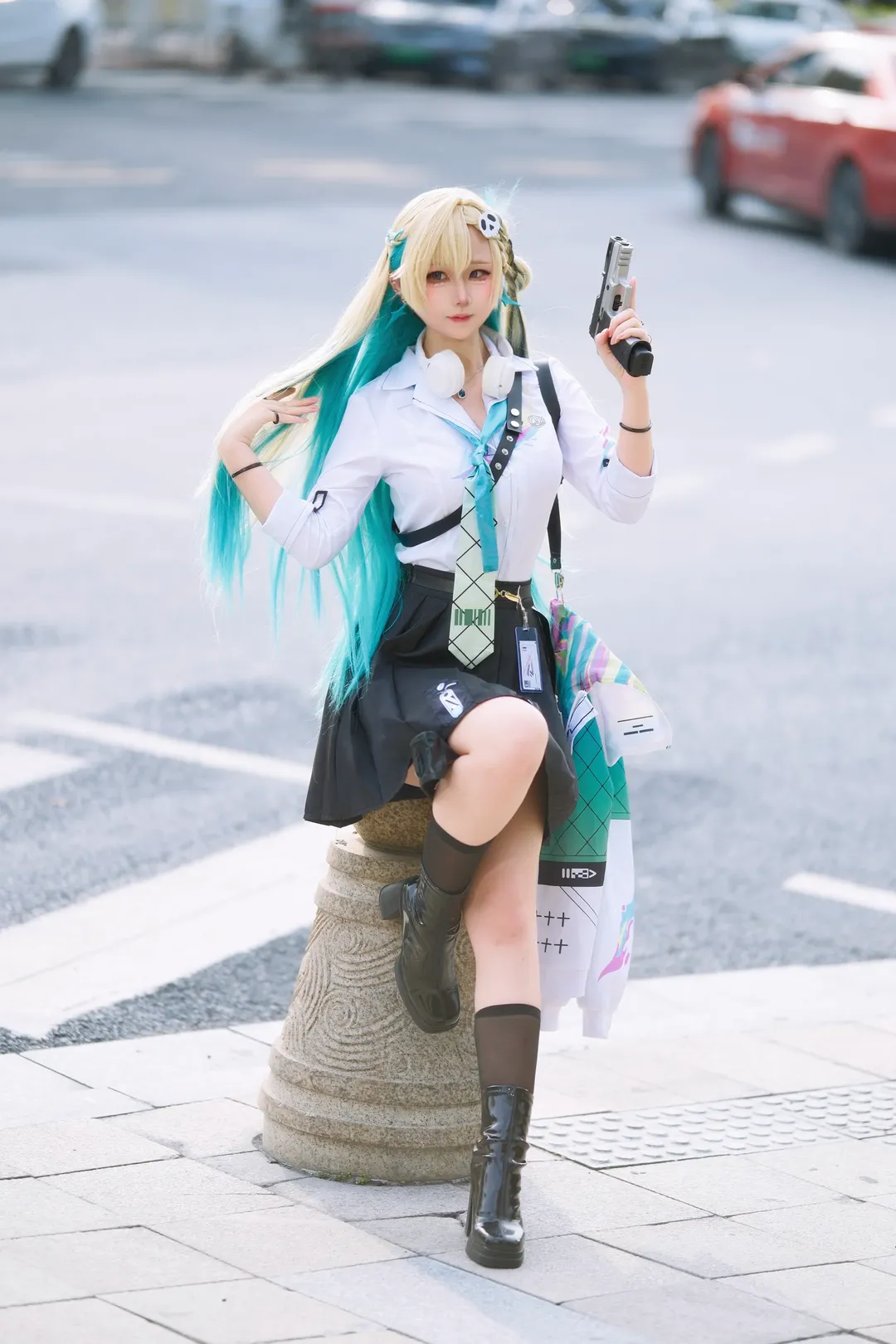 鸣潮, 琳奈cos, 户外cos, cosplay摄影, 黑丝穿搭 - 第4张