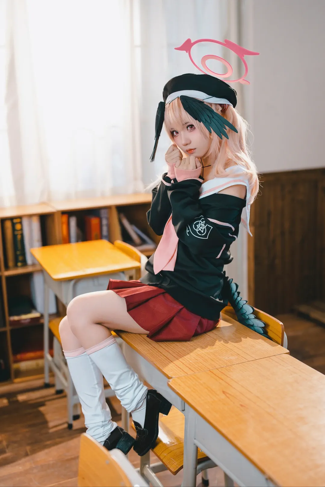 蔚蓝档案, 下江小春cos, 二次元cos, cosplay摄影, 教室写真