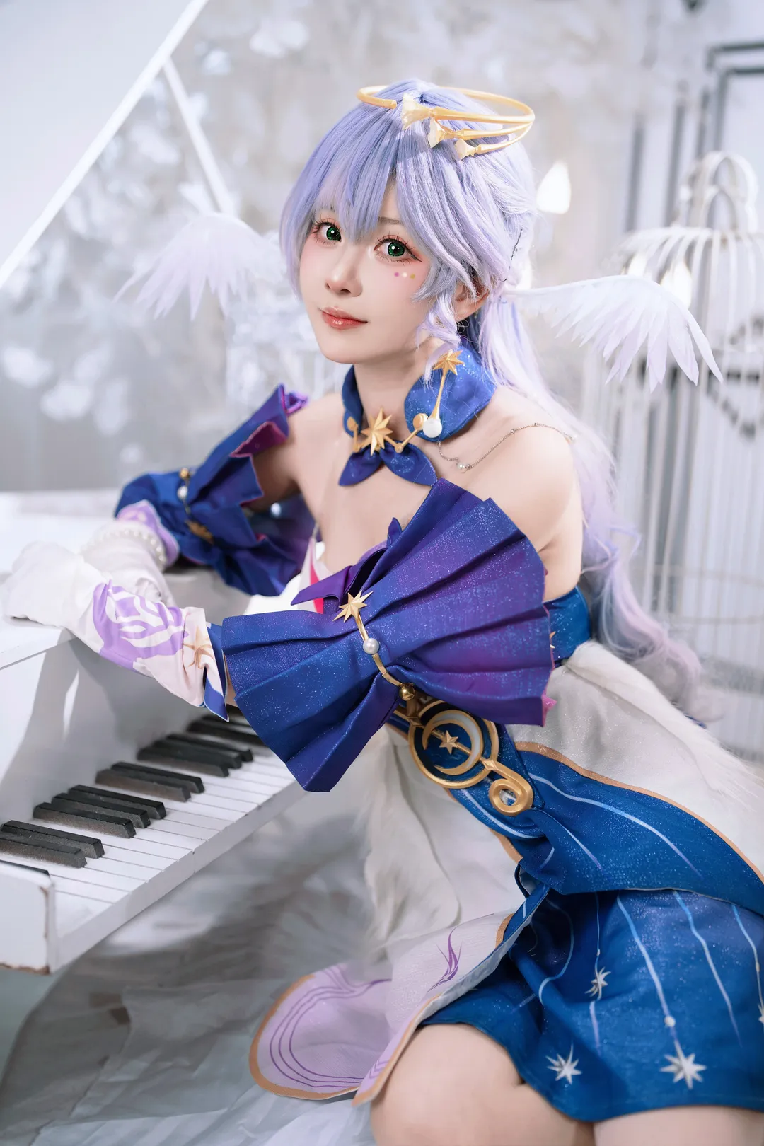 崩壞星穹鐵道, 知更鳥cos, cosplay攝影, 夢幻棚拍, 白鋼琴場景 - 第7張