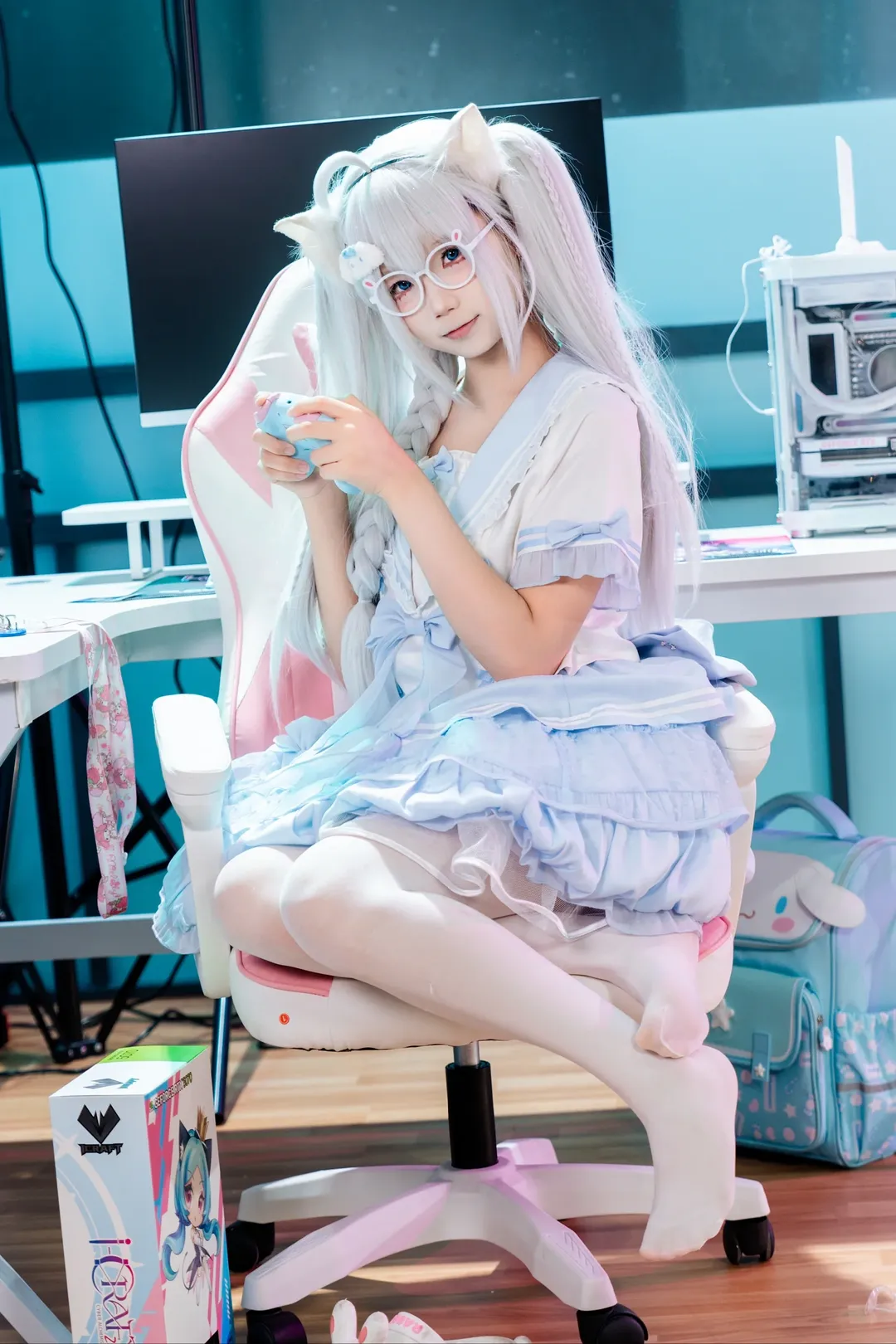 cosplay摄影, 白丝穿搭, CICF漫展, 电竞萌妹, 圆框眼镜 - 第3张