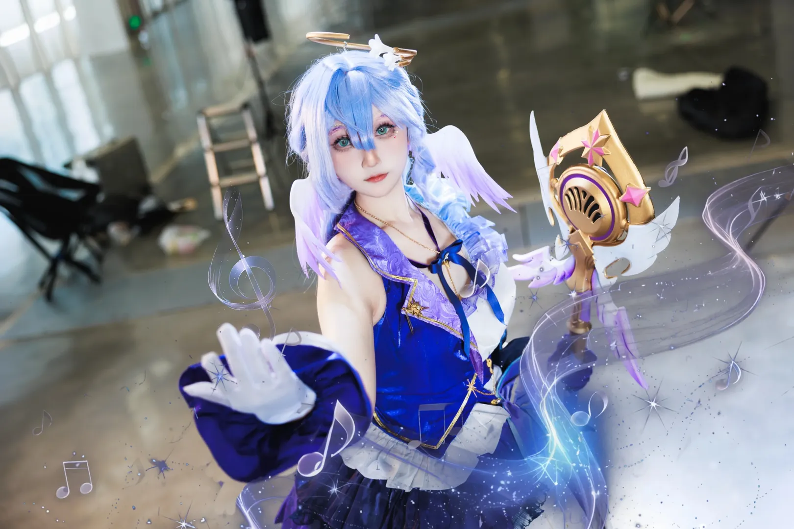Honkai: Star Rail, Robin cosplay, Convention photography, Cosplay photoshoot, Angel halo - Image 1