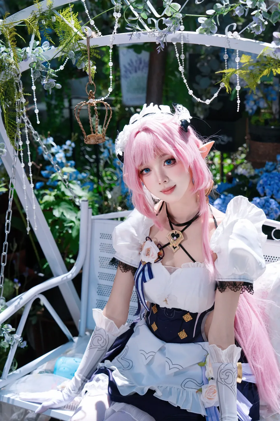 エリシア コスプレ, コスプレ, 崩壊3rd, メイド服, 庭園でのロケ - 2枚目
