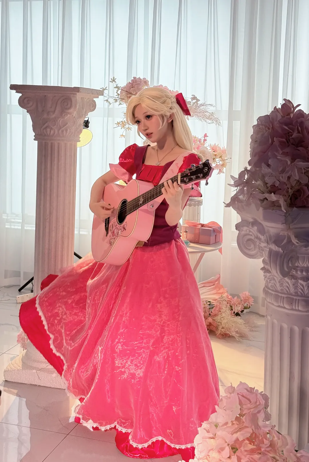 Liana cosplay, Diamond Castle, Barbie cosplay, Pink guitar, Fairy tale style photo - Image 3