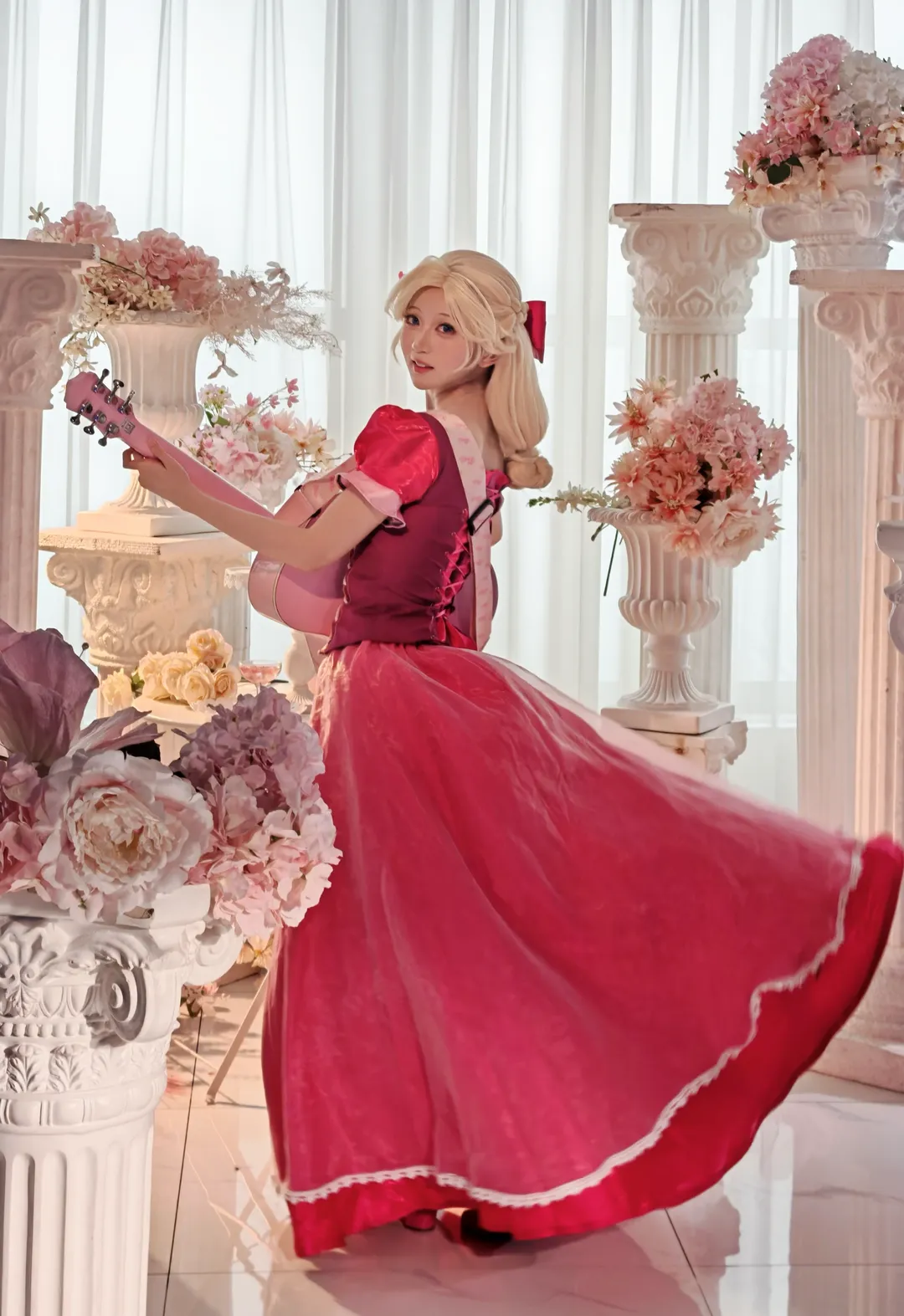 Liana cosplay, Diamond Castle, Barbie cosplay, Pink guitar, Fairy tale style photo - Image 4