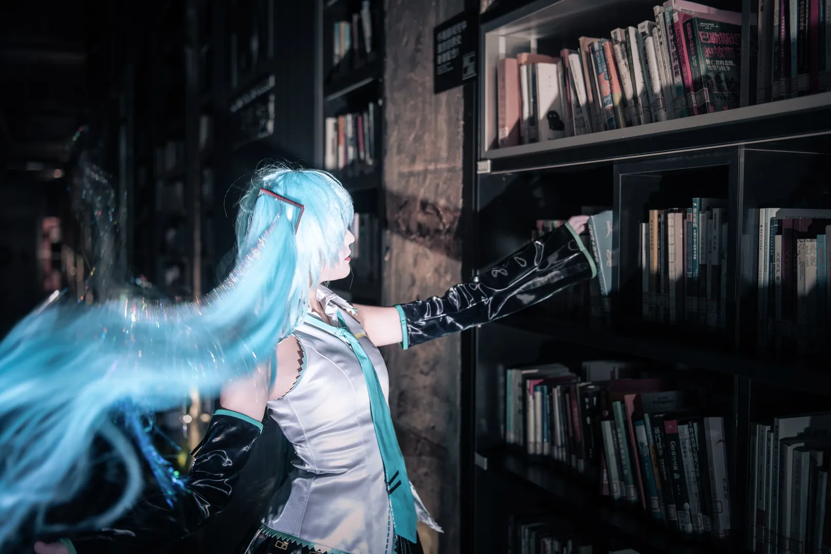 初音未来, 初音未来cos, cosplay正片, 二次元角色扮演, 夜景摄影 - 第9张