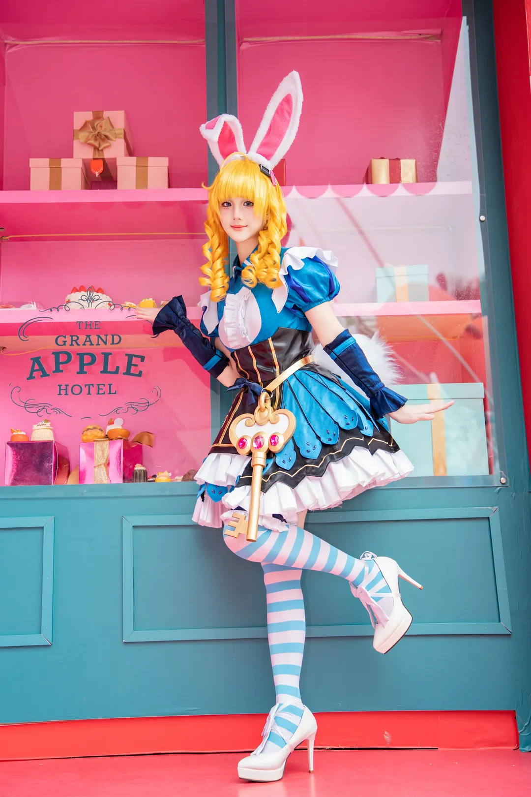 王者荣耀, cosplay约拍, 游乐园外景, 妲己cos, 爱丽丝仙境cos