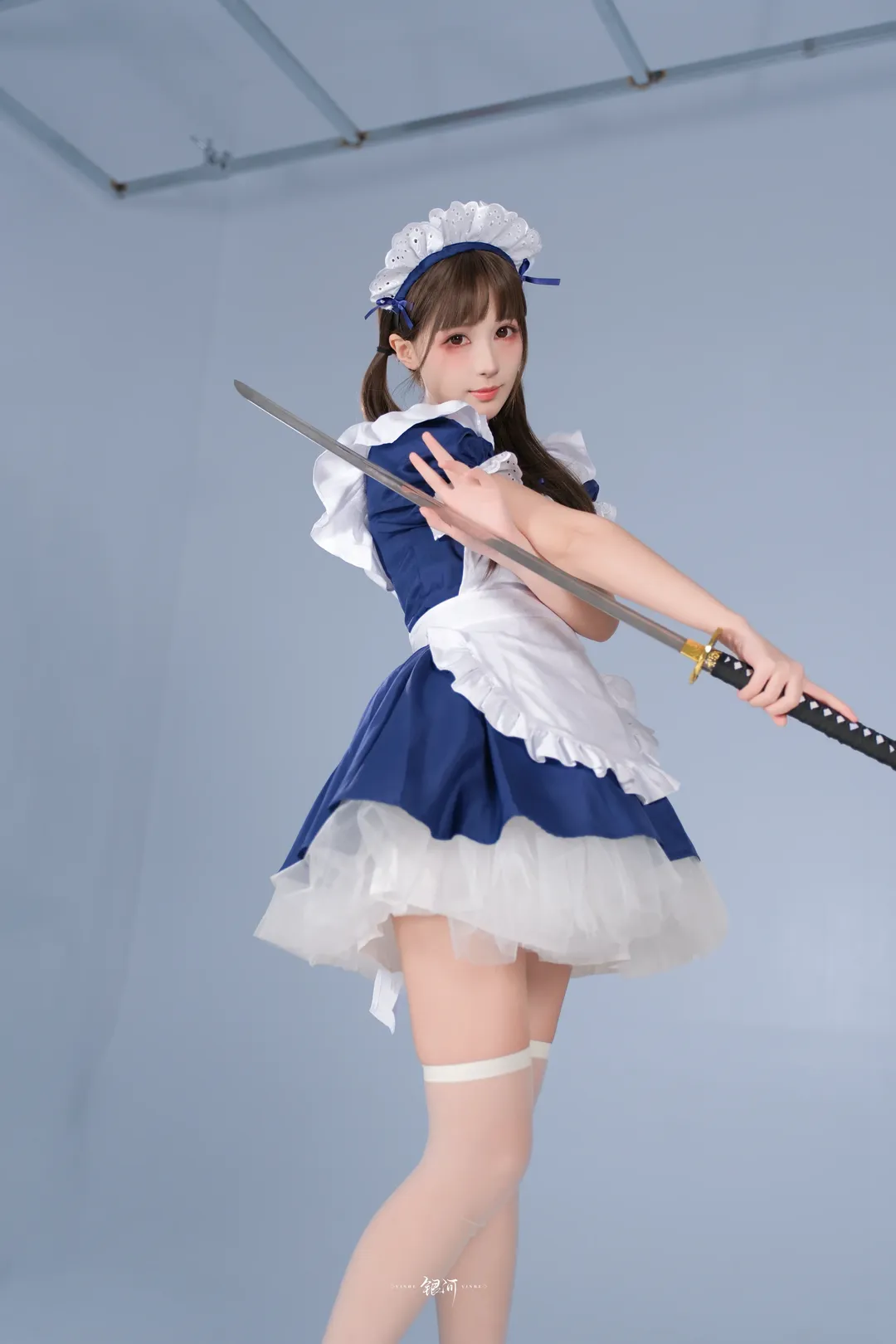 二次元摄影, 女仆装cosplay, 萌系穿搭, 武士刀道具, 摄影棚写真 - 第5张
