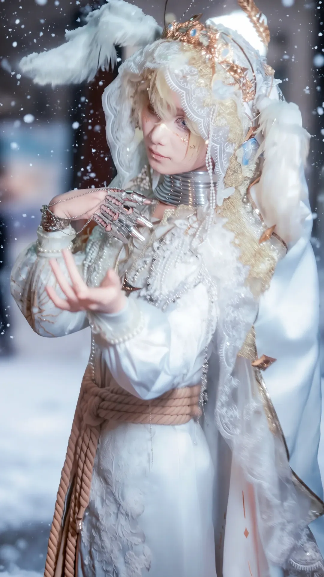 Outdoor shoot, Identity V, Snow scene cosplay, Seer - Lunar Phase cosplay, Tianfuhong cosplay - Image 1