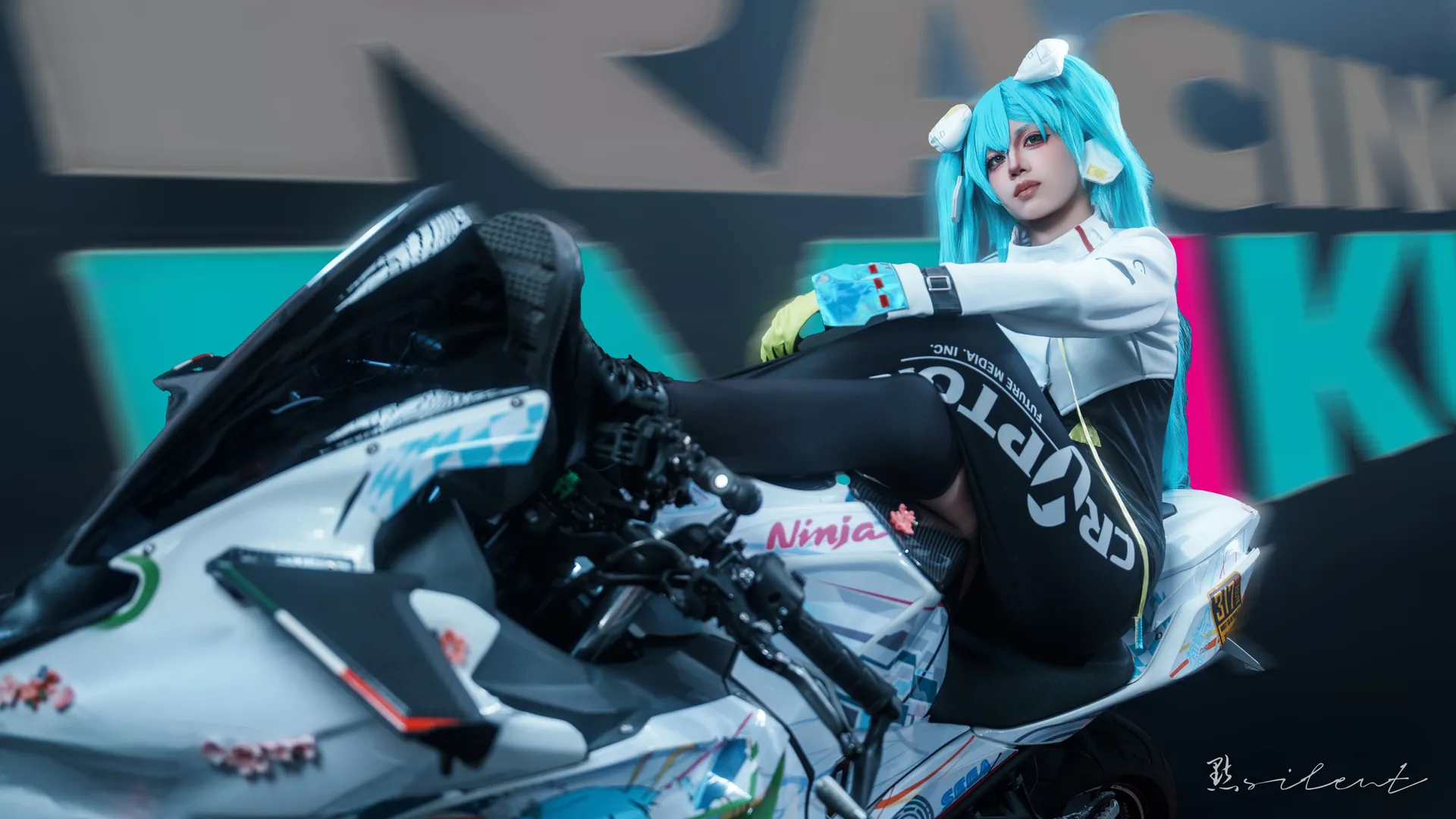 二次元cosplay, 初音未来, 机车摄影, 赛车初音cos, 赛车服穿搭